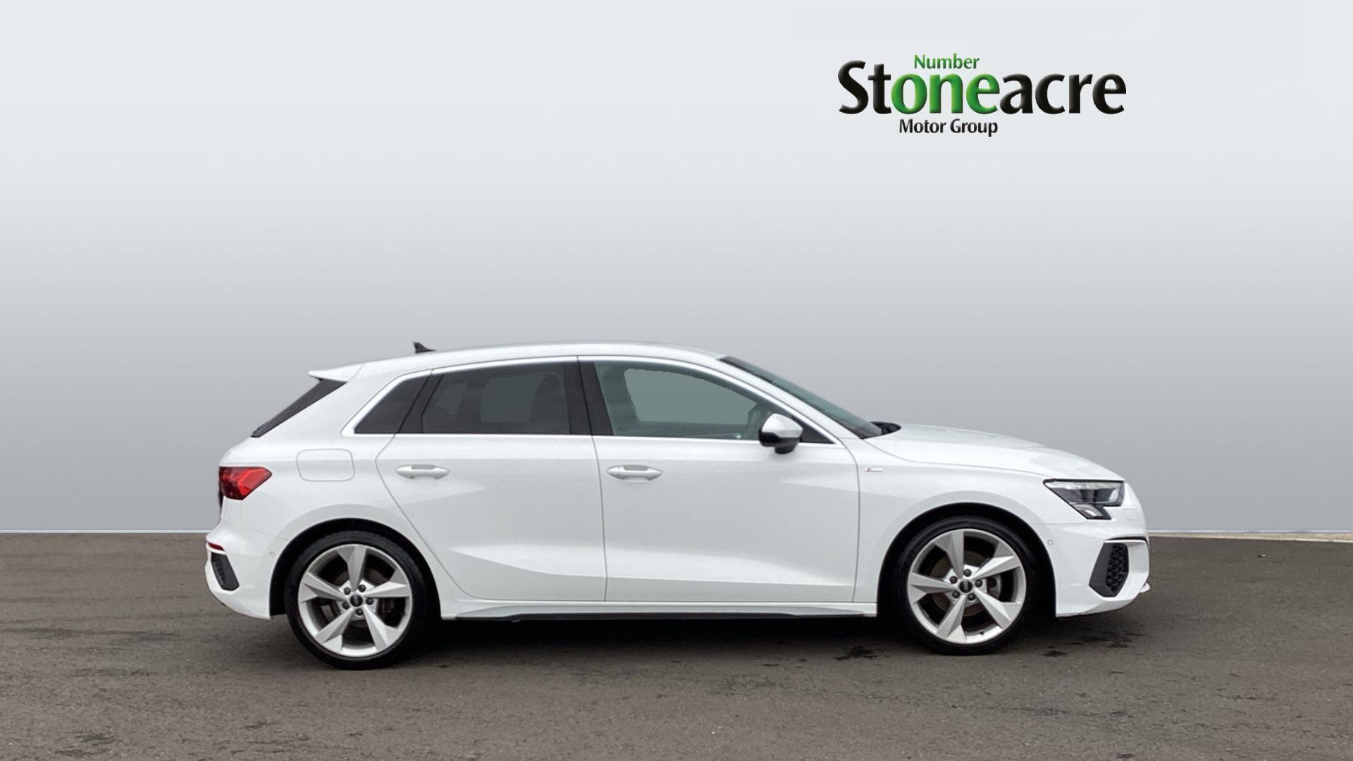 Audi A3 1.5 TFSI 35 S line Sportback S Tronic Euro 6 (s/s) 5dr FV71VXF Image 3