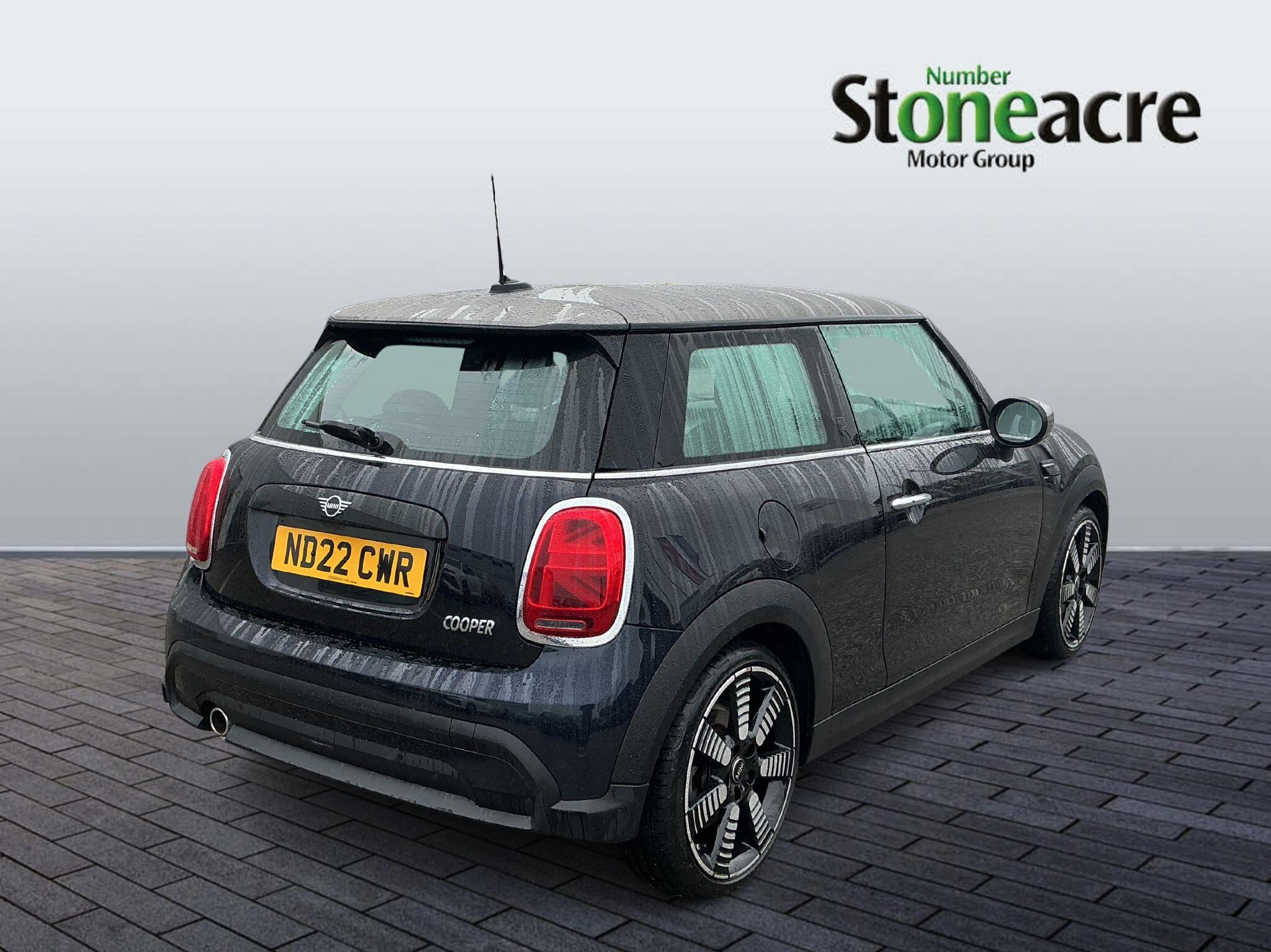 MINI Hatch 1.5 Cooper Exclusive 3dr Auto [Comfort/Nav Pck] ND22CWR Image 3
