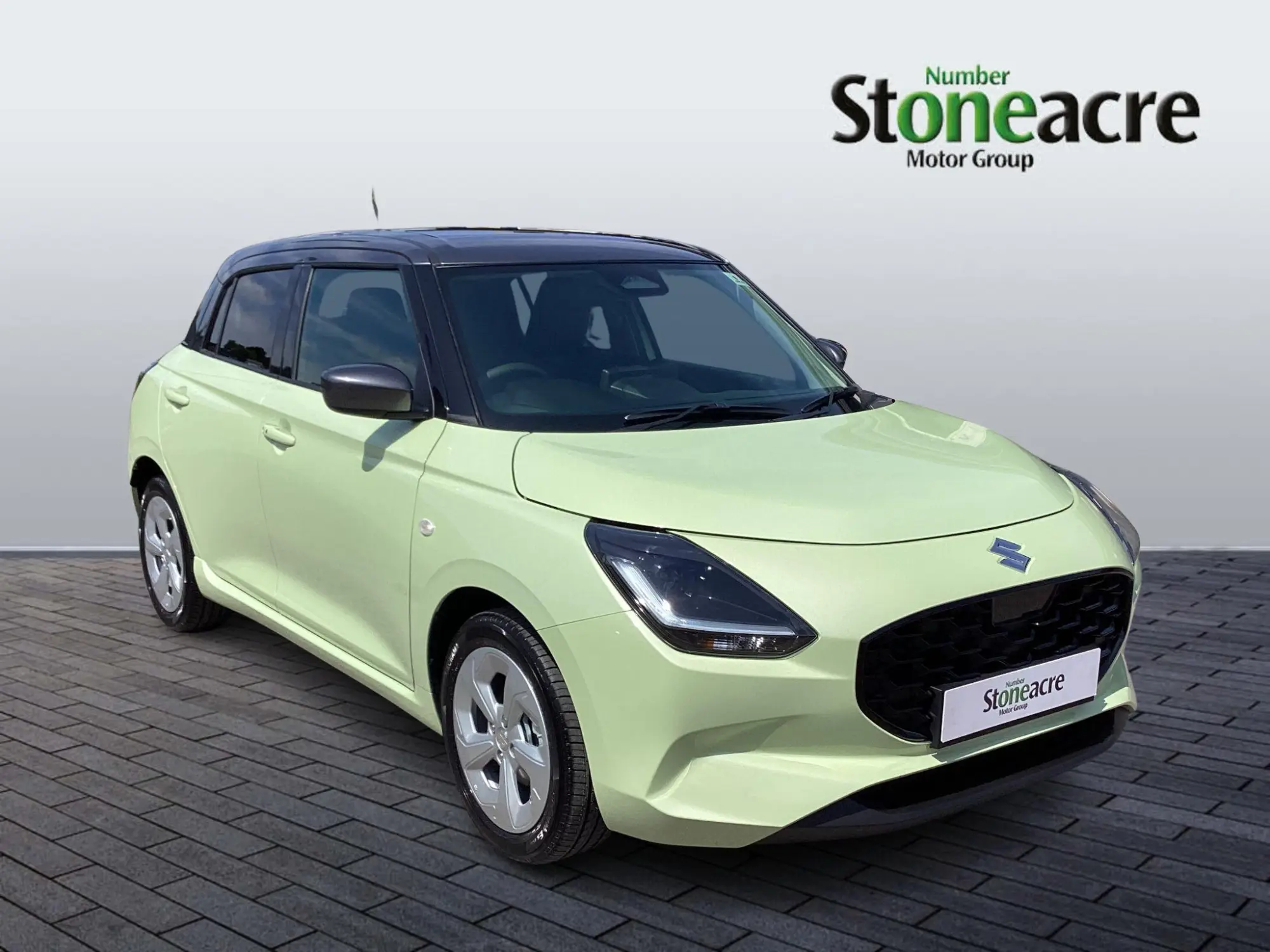 Suzuki Swift 1.2 MHEV Motion Euro 6 (s/s) 5dr Image 1
