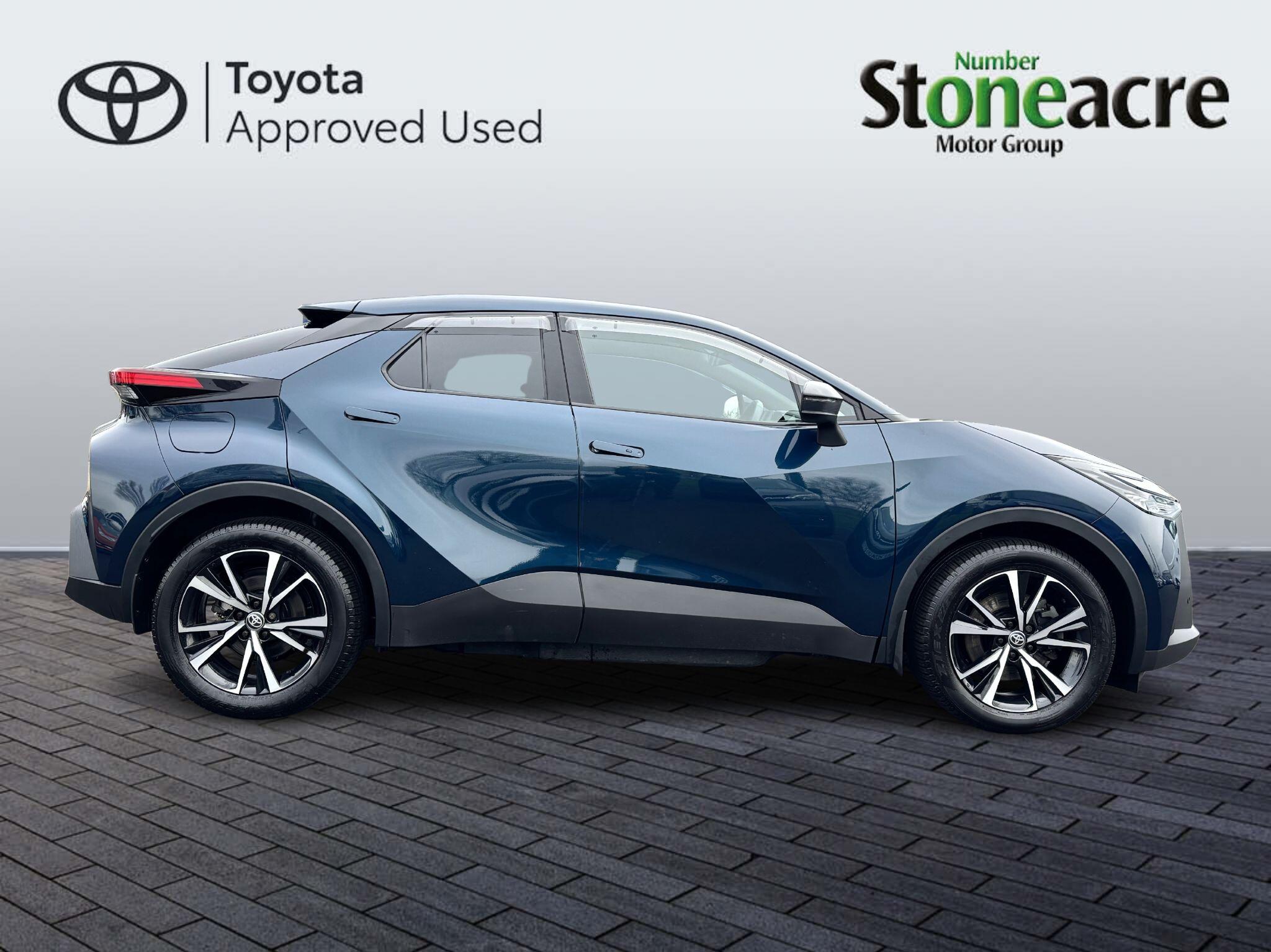 Toyota C-HR Plug-in Hybrid 2.0 VVT-h 13.6 kWh Design CVT Euro 6 (s/s) 5dr OO04JTT Image 2