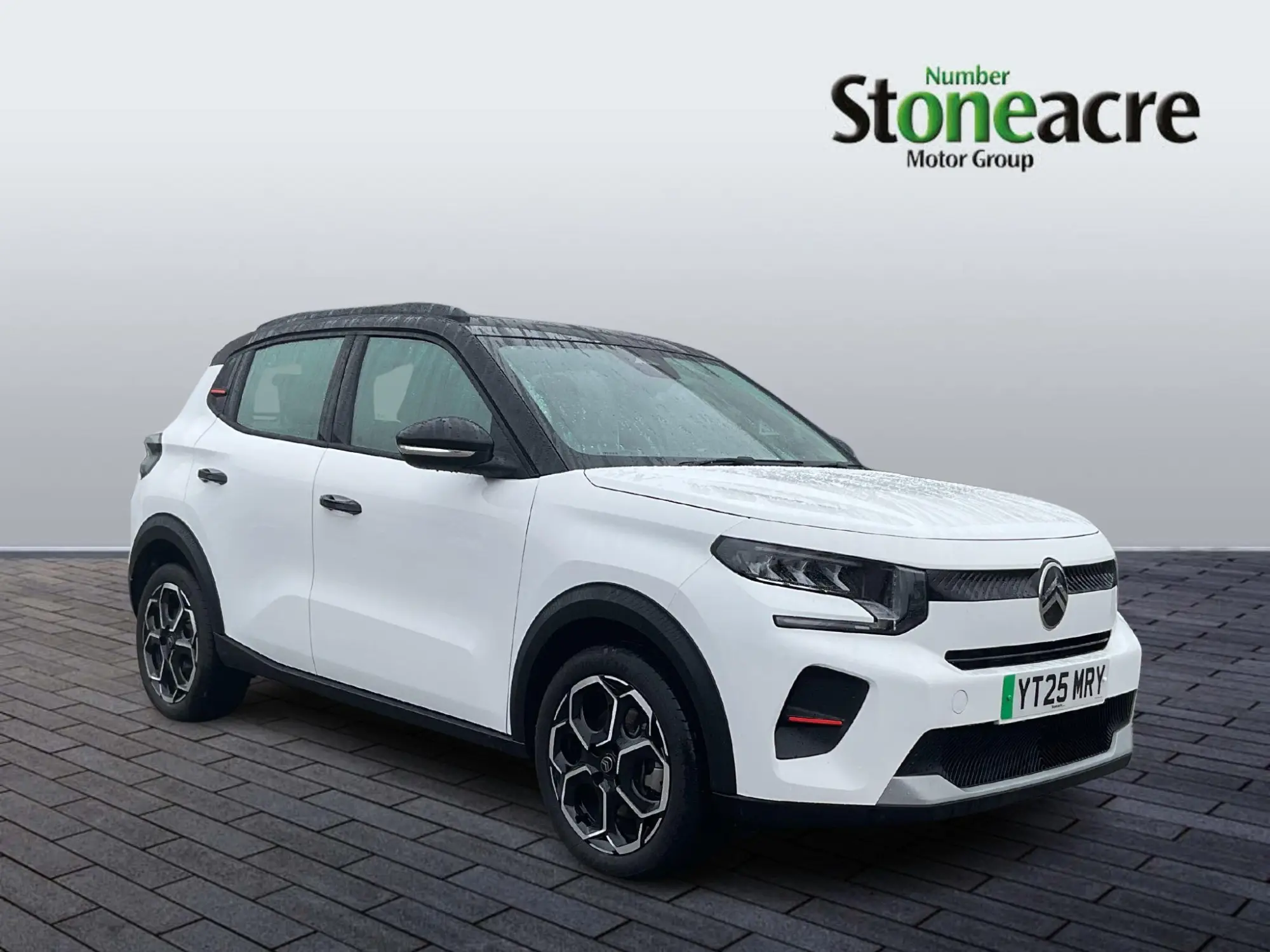 Citroen e-C3 Standard Range 44kWh PLUS Auto 5dr (7.4kW Charger) YT25MRY Image 1