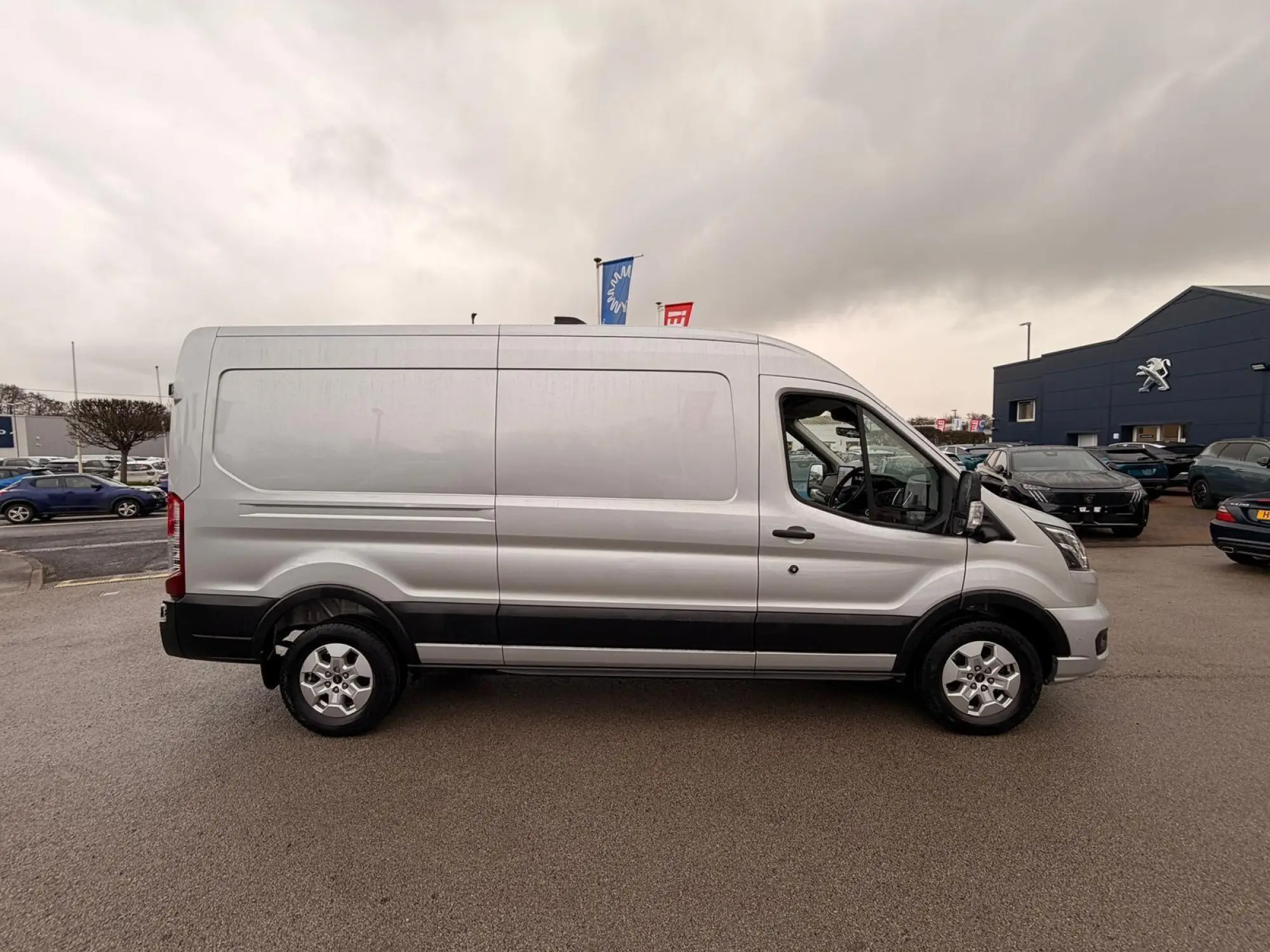 Ford Transit Image 2