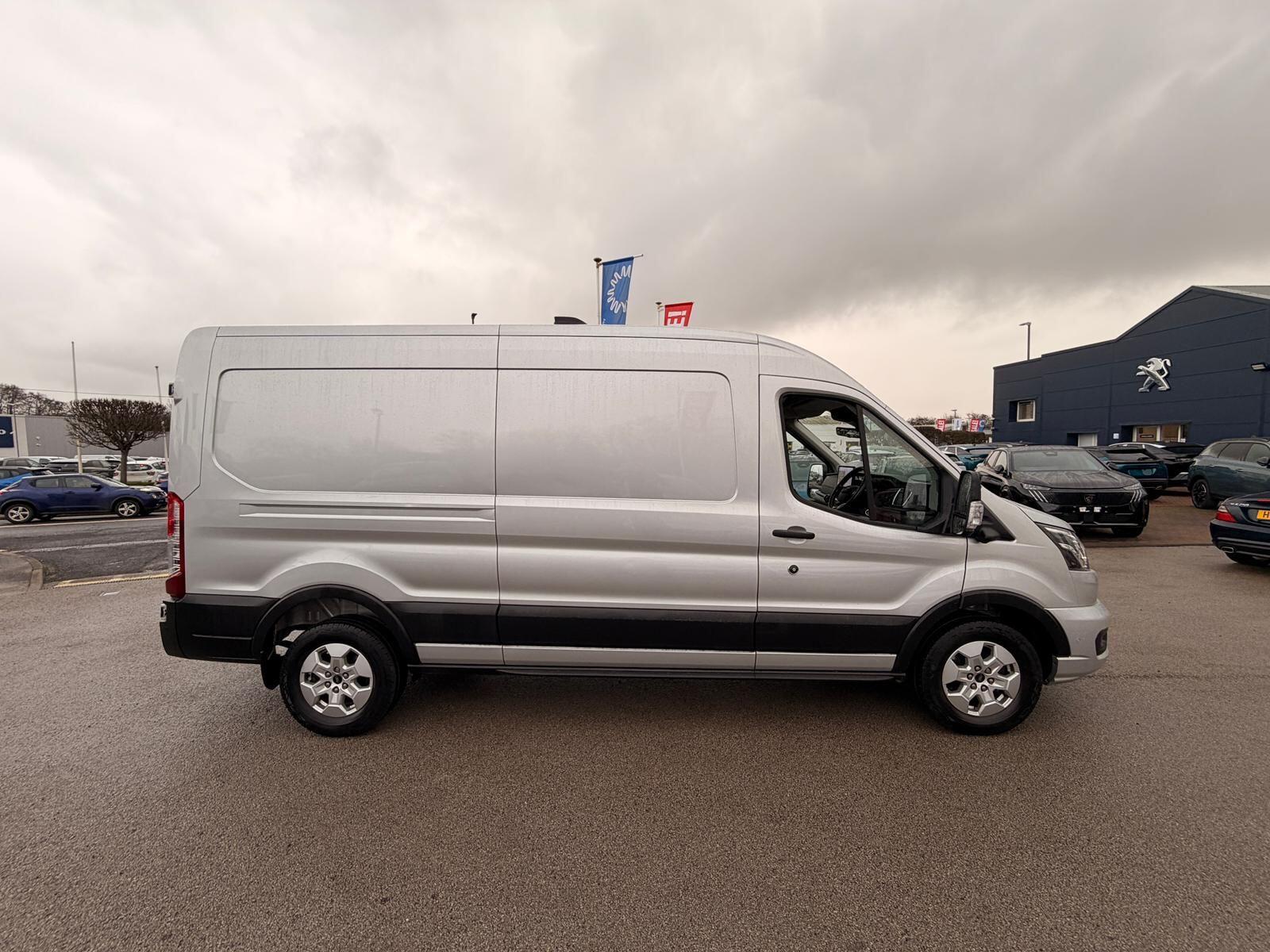 Ford Transit Image 2