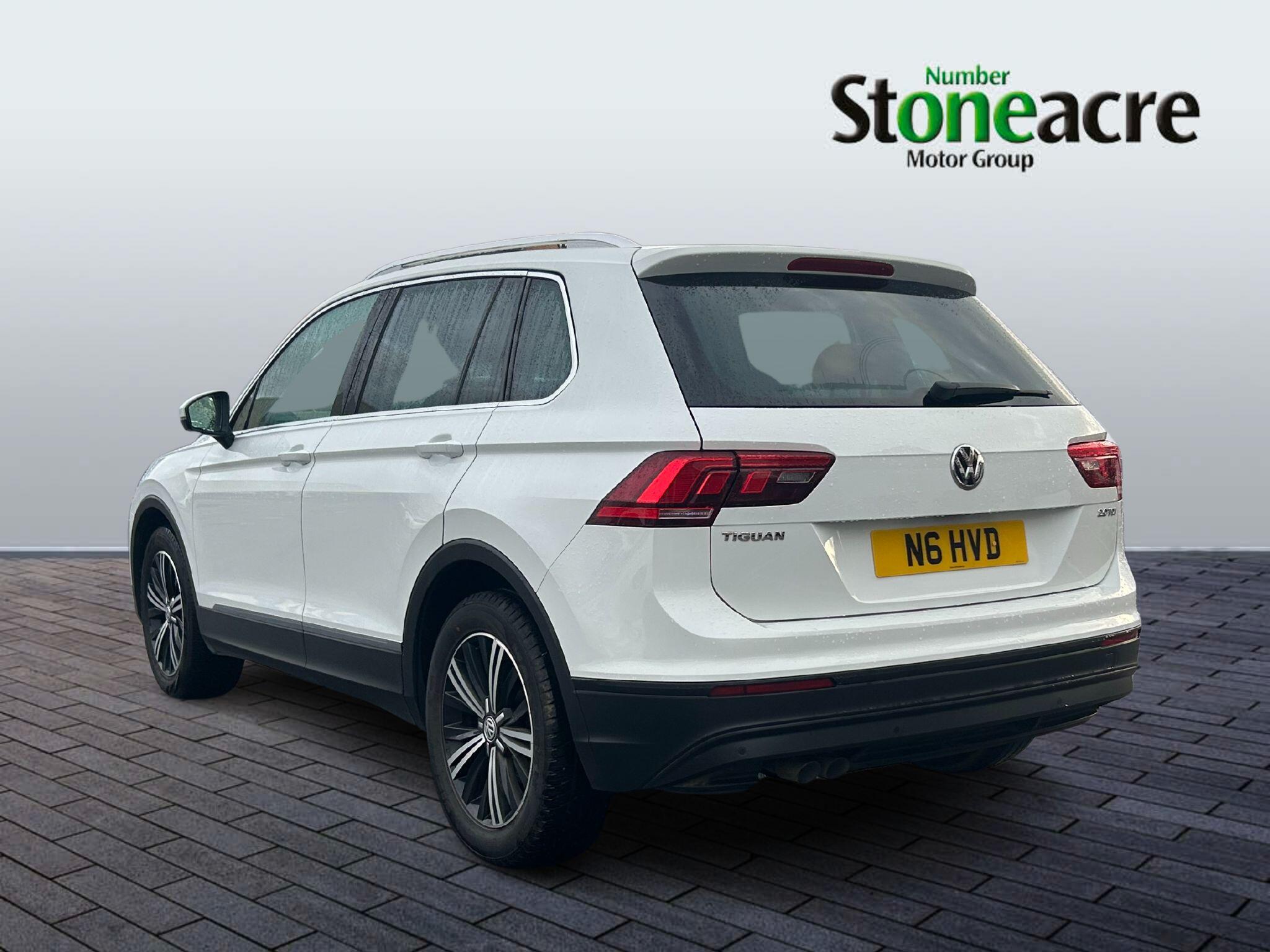 Volkswagen Tiguan 2.0 TDI BlueMotion Tech SE Navigation Euro 6 (s/s) 5dr RK17HHO Image 3