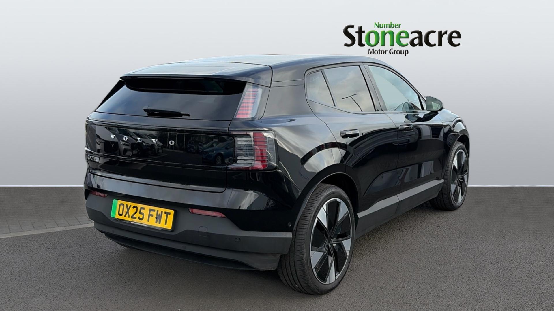 Volvo EX30 Single Motor Extended Range 69kWh Ultra Auto 5dr OX25FWT Image 2