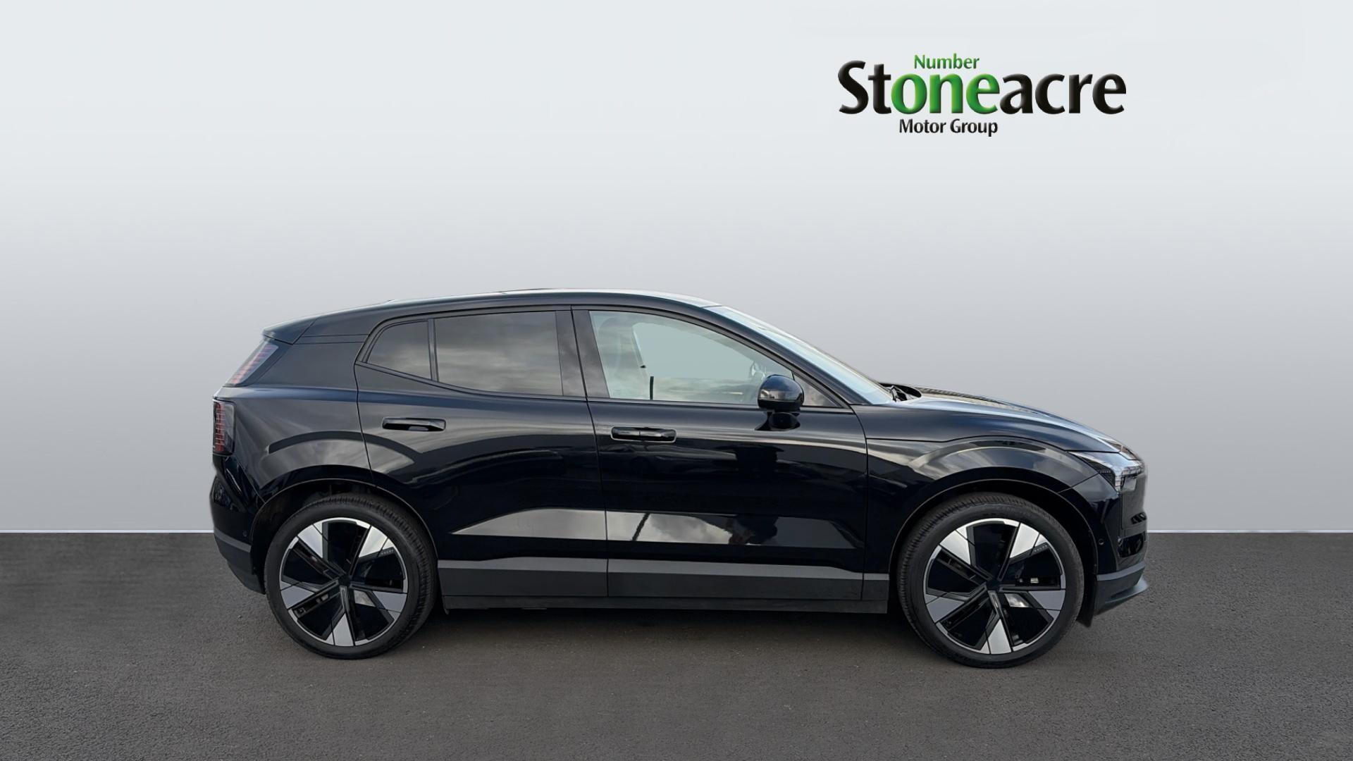 Volvo EX30 Single Motor Extended Range 69kWh Ultra Auto 5dr OX25FWT Image 3