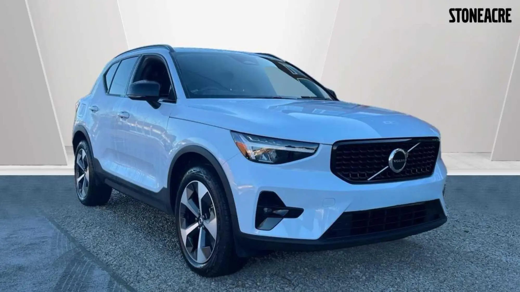 Volvo XC40 2.0 B3P Plus Dark 5dr Auto YT26WXC Image 1