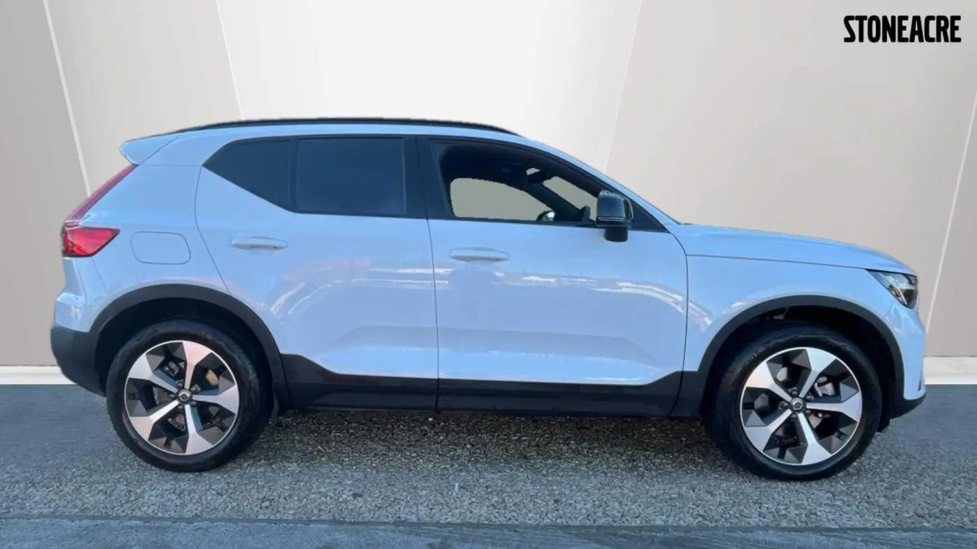 Volvo XC40 2.0 B3P Plus Dark 5dr Auto YT26WXC Image 3