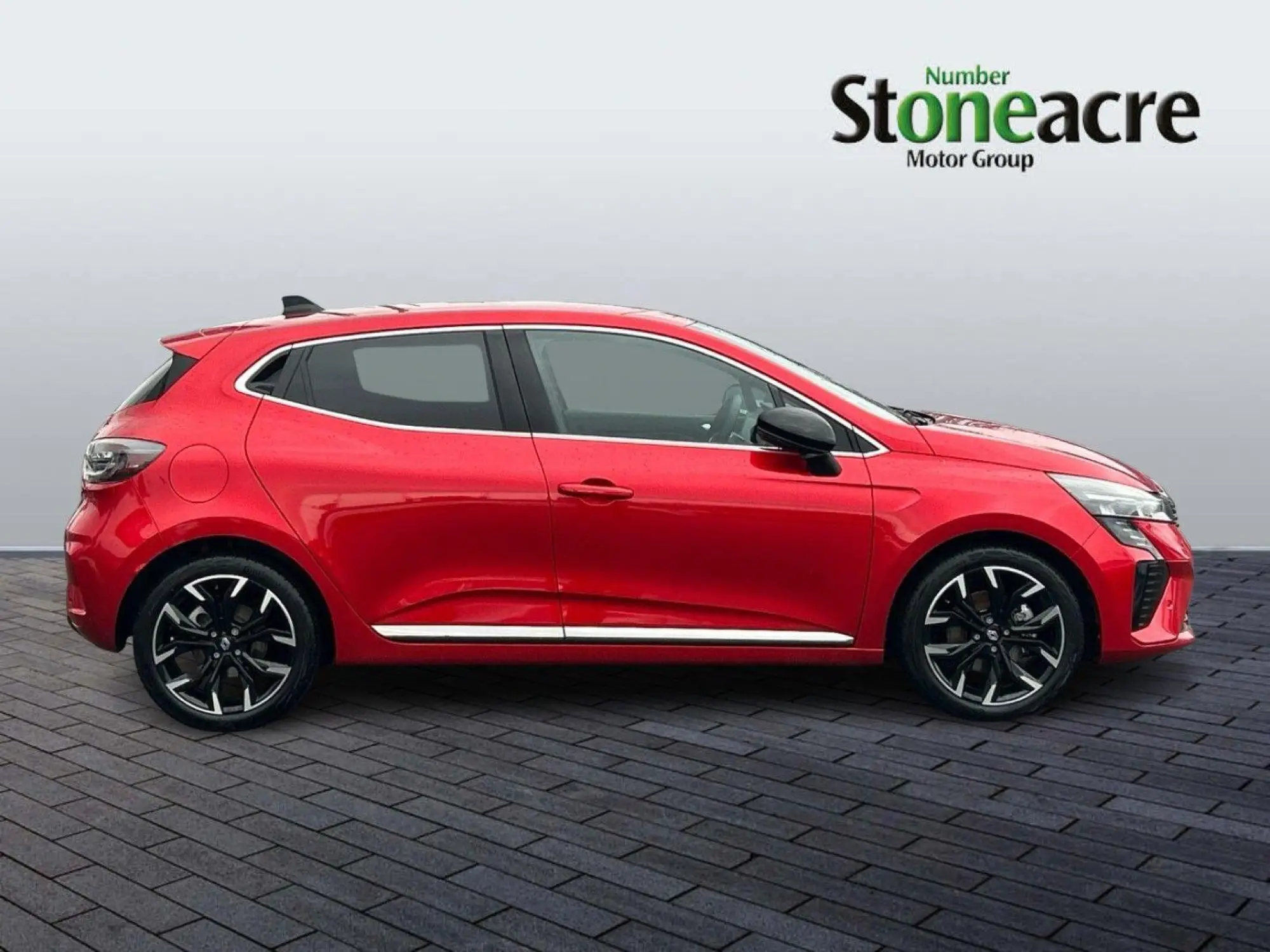 Renault Clio E-Tech 1.6 E-TECH techno Auto Euro 6 (s/s) 5dr BN74SRZ Image 2