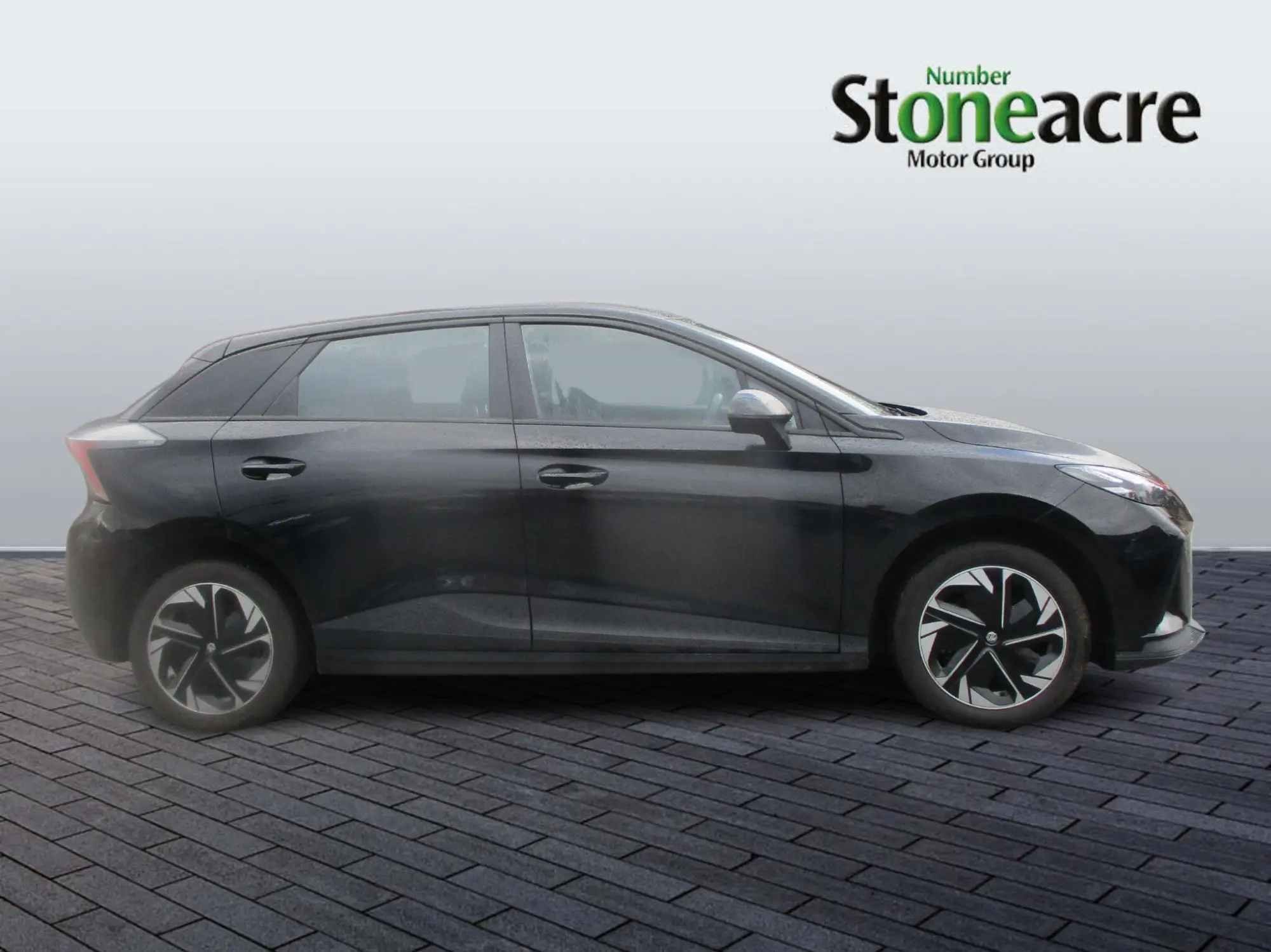 MG 4 EV 51kWh SE Auto 5dr FG24GZO Image 2