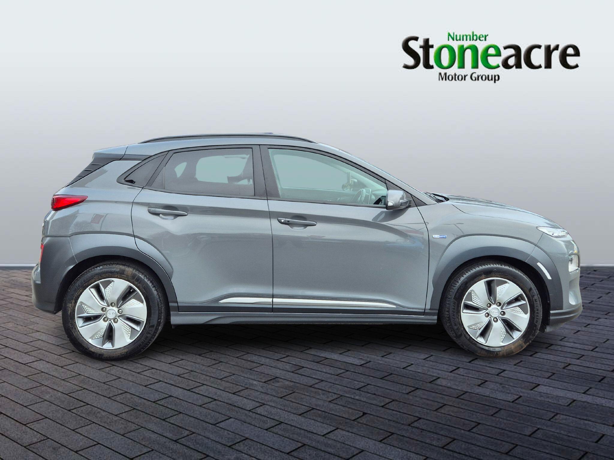 Hyundai KONA 64kWh Premium SE Auto 5dr (7kW Charger) LC70TYF Image 2