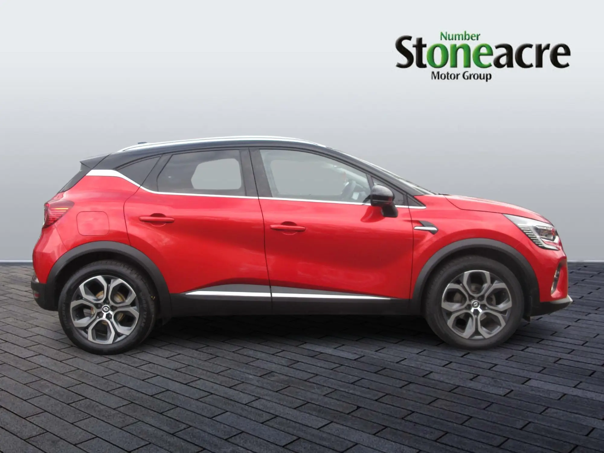 Renault Captur Image 2