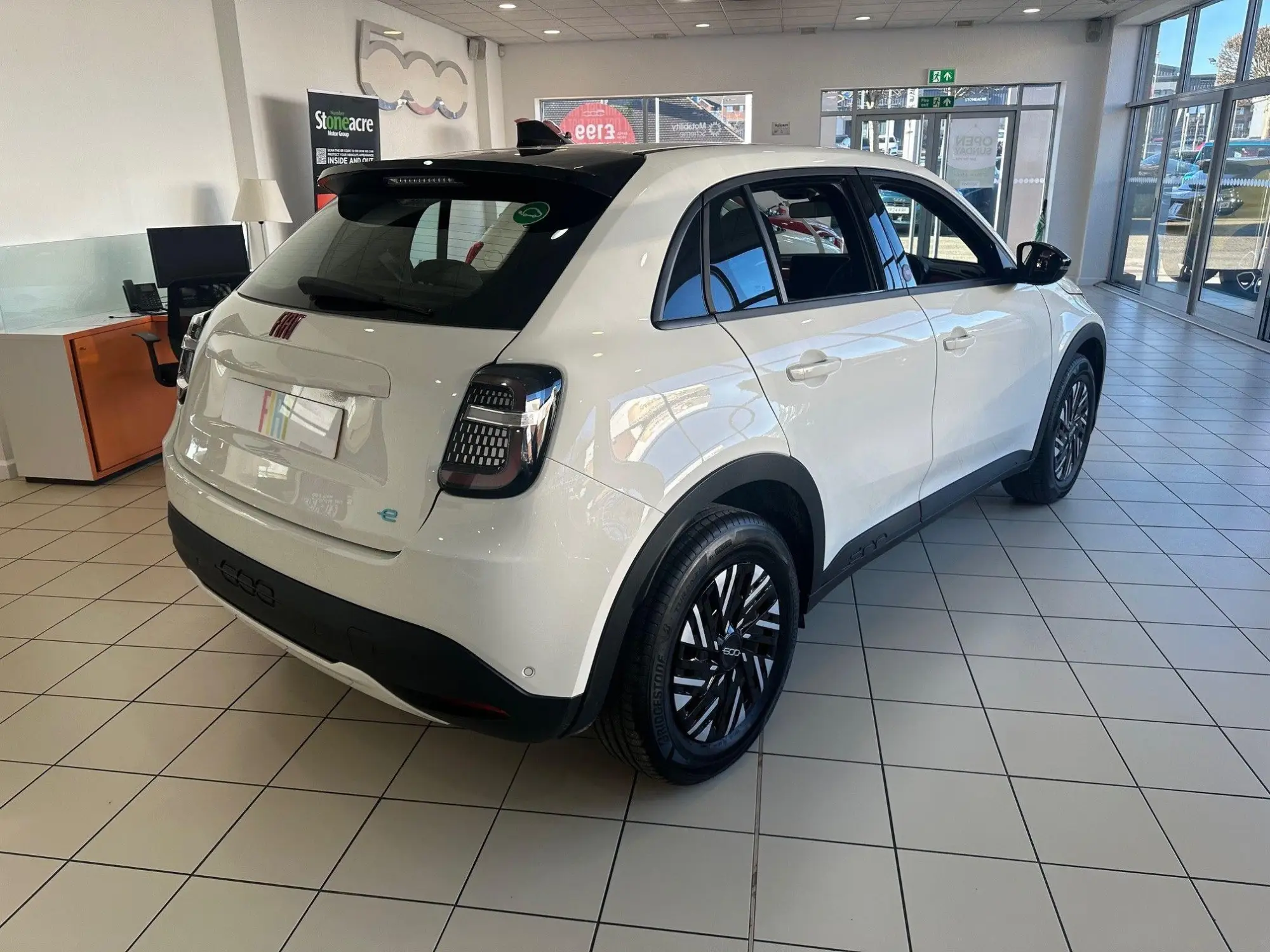 Fiat 600e 54kWh RED Auto 5dr YR75PFU Image 3