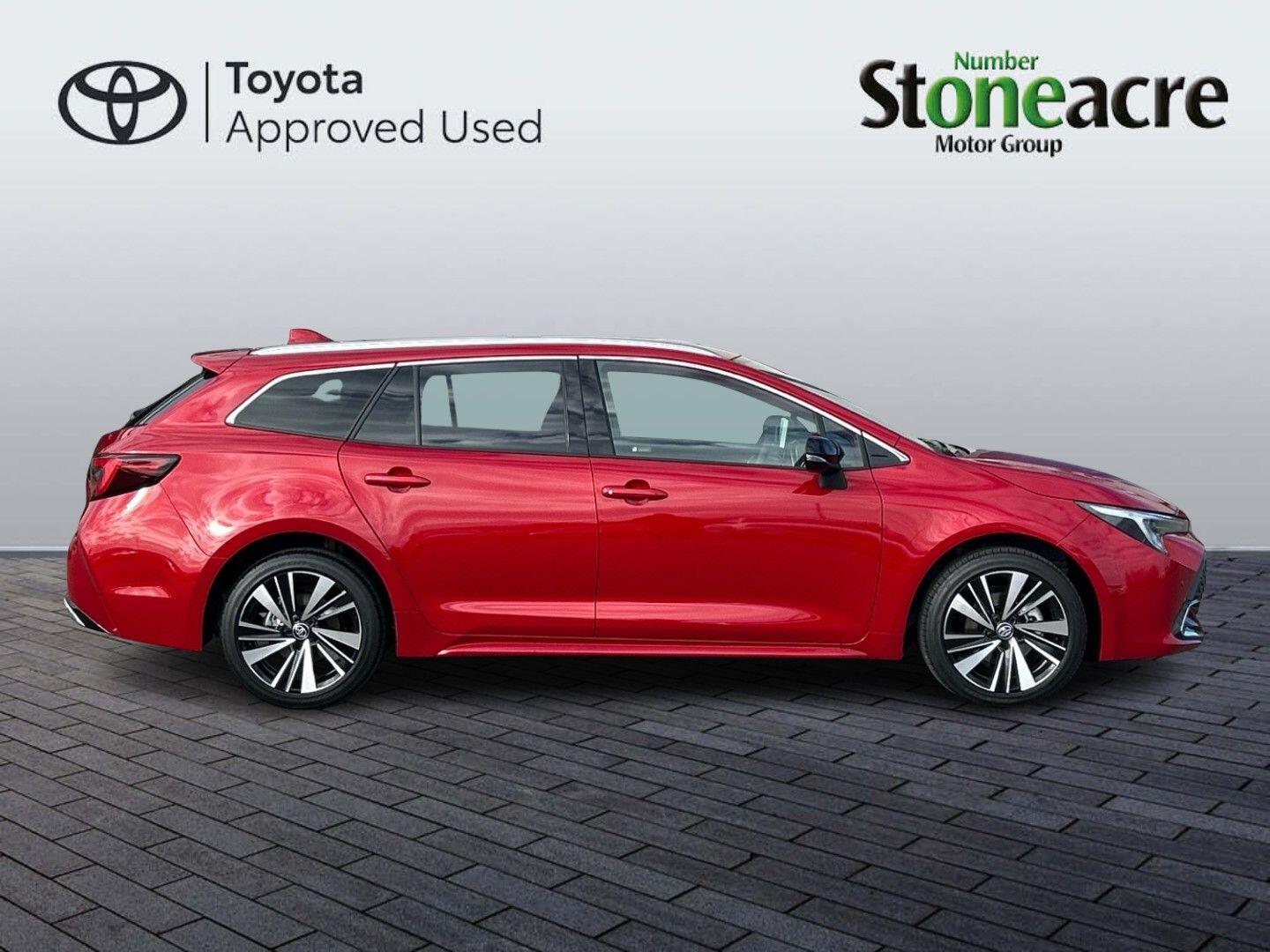 Toyota Corolla Touring Sports Image 2