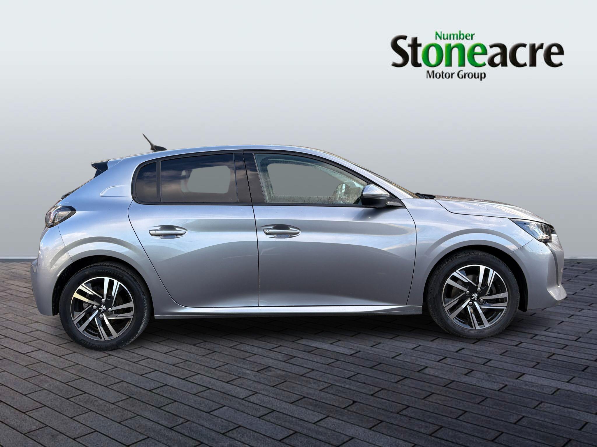 Peugeot 208 1.2 PureTech 100 Allure 5dr DY21WHD Image 2