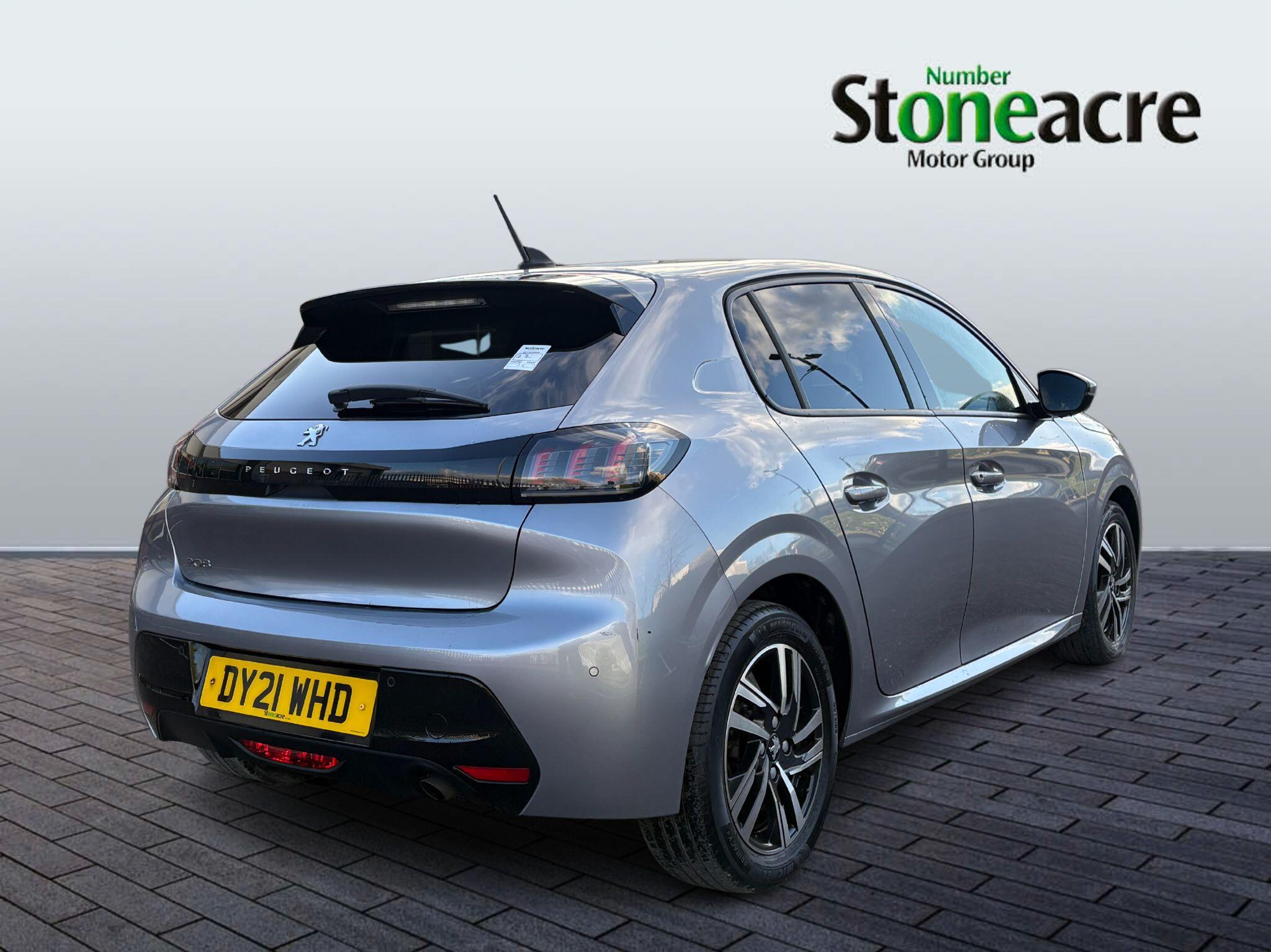 Peugeot 208 1.2 PureTech 100 Allure 5dr DY21WHD Image 3