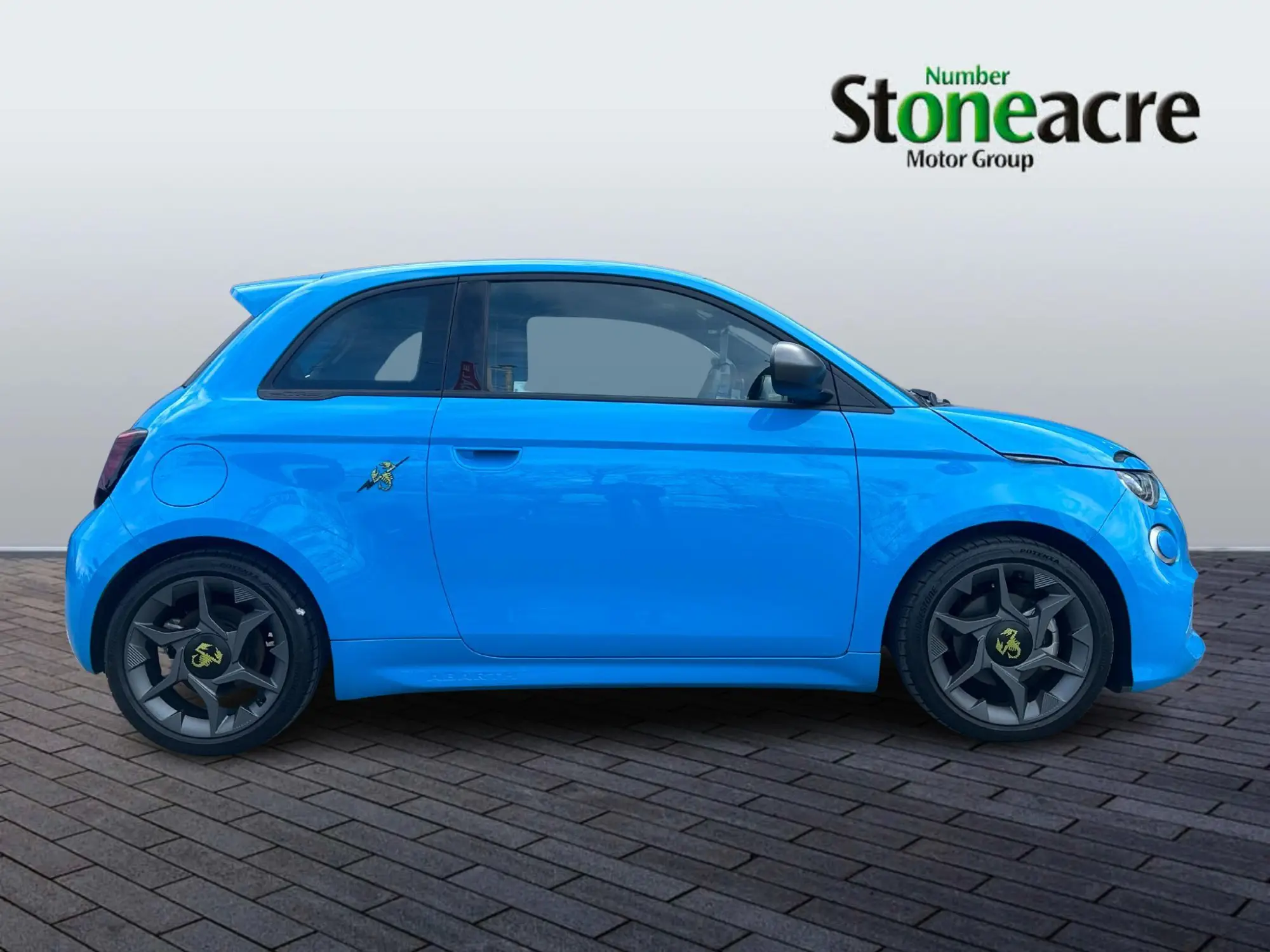 Abarth 500e 42kWh Auto 3dr OY25PXR Image 2