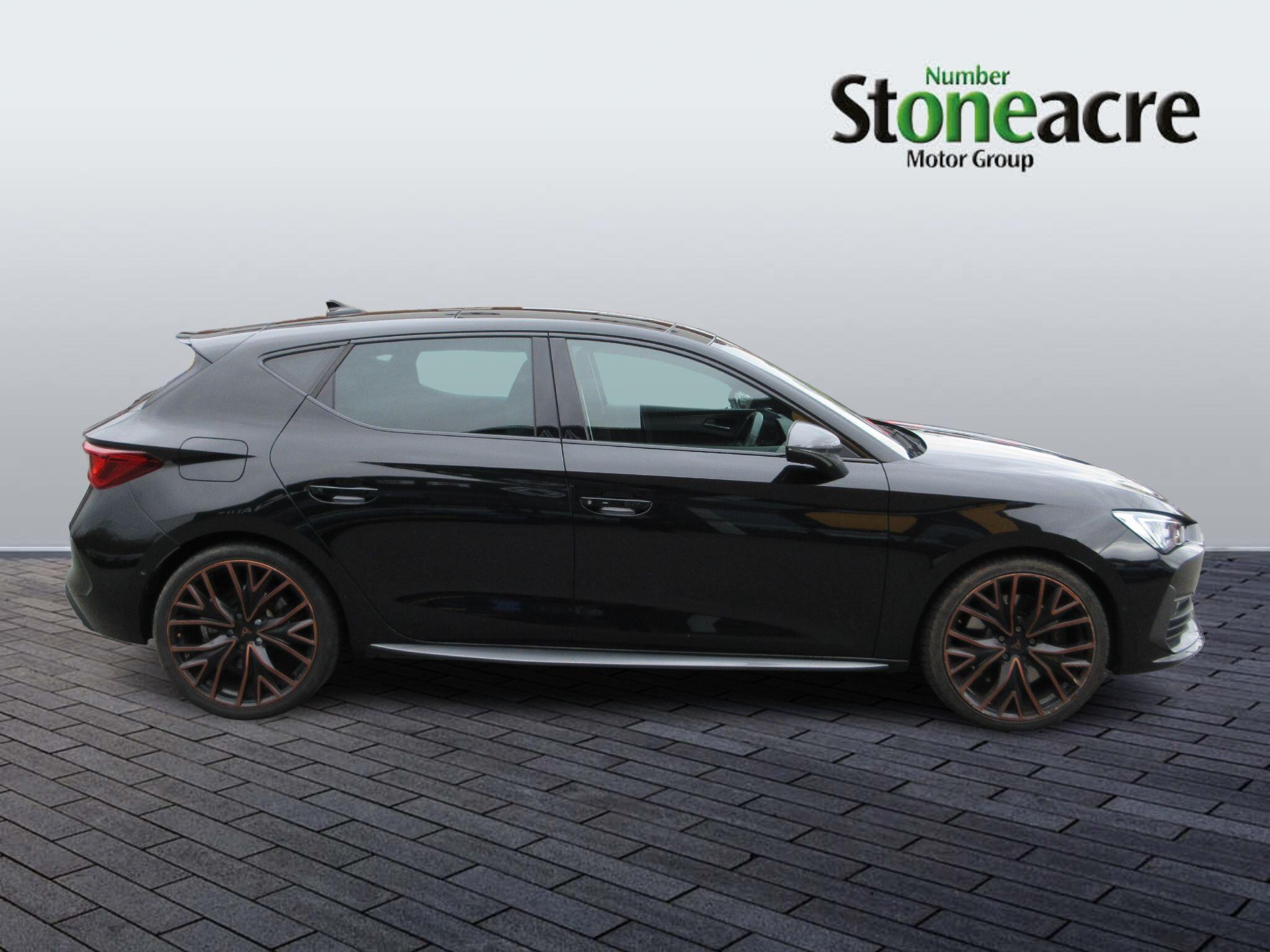 CUPRA Leon 1.4 eHybrid 12.8kWh VZ2 Design Edition DSG Euro 6 (s/s) 5dr KM74ANV Image 2