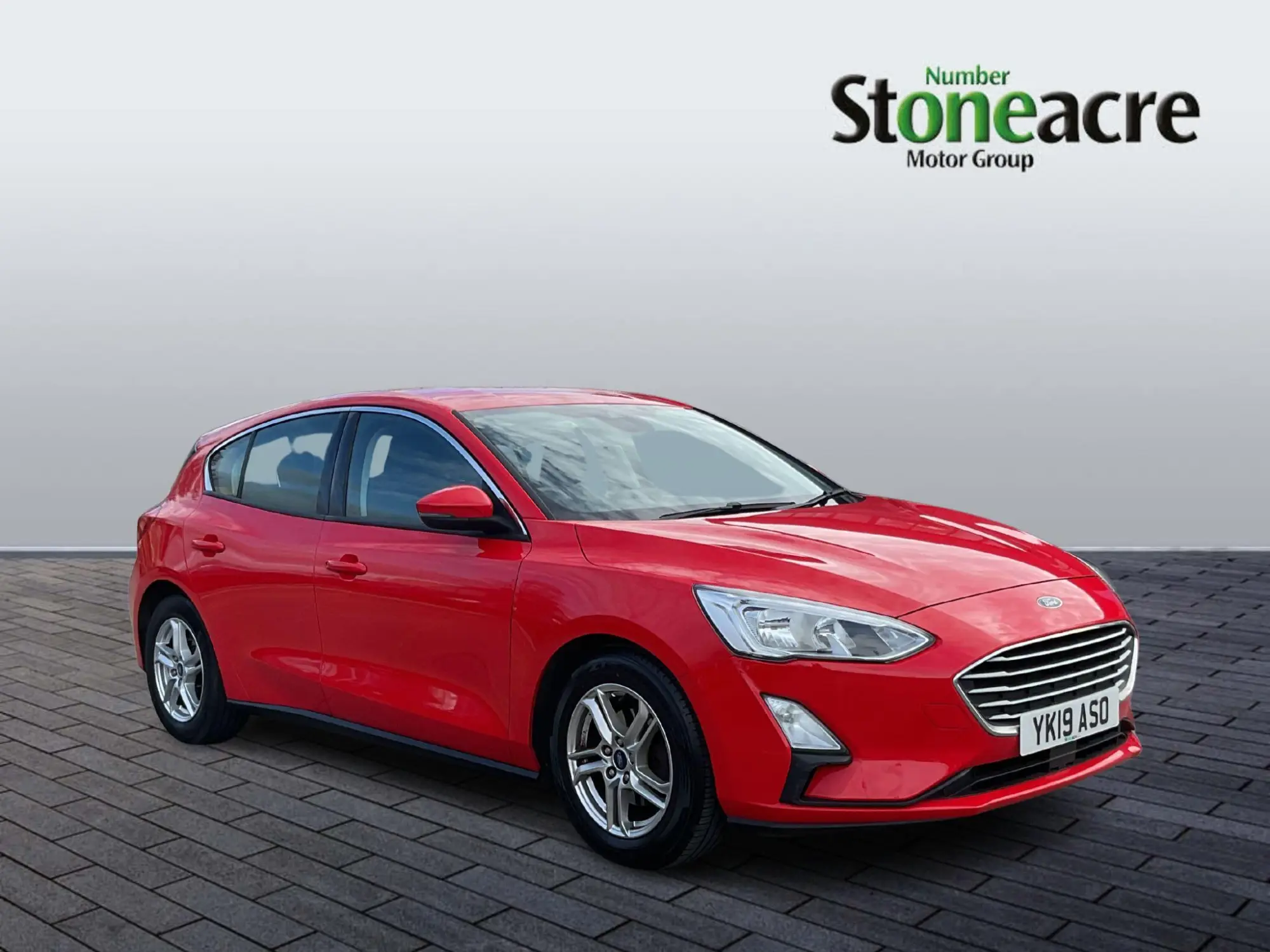 Ford Focus 1.0T EcoBoost Zetec Hatchback 5dr Petrol Manual Euro 6 (s/s) (100 ps) YK19ASO Image 1