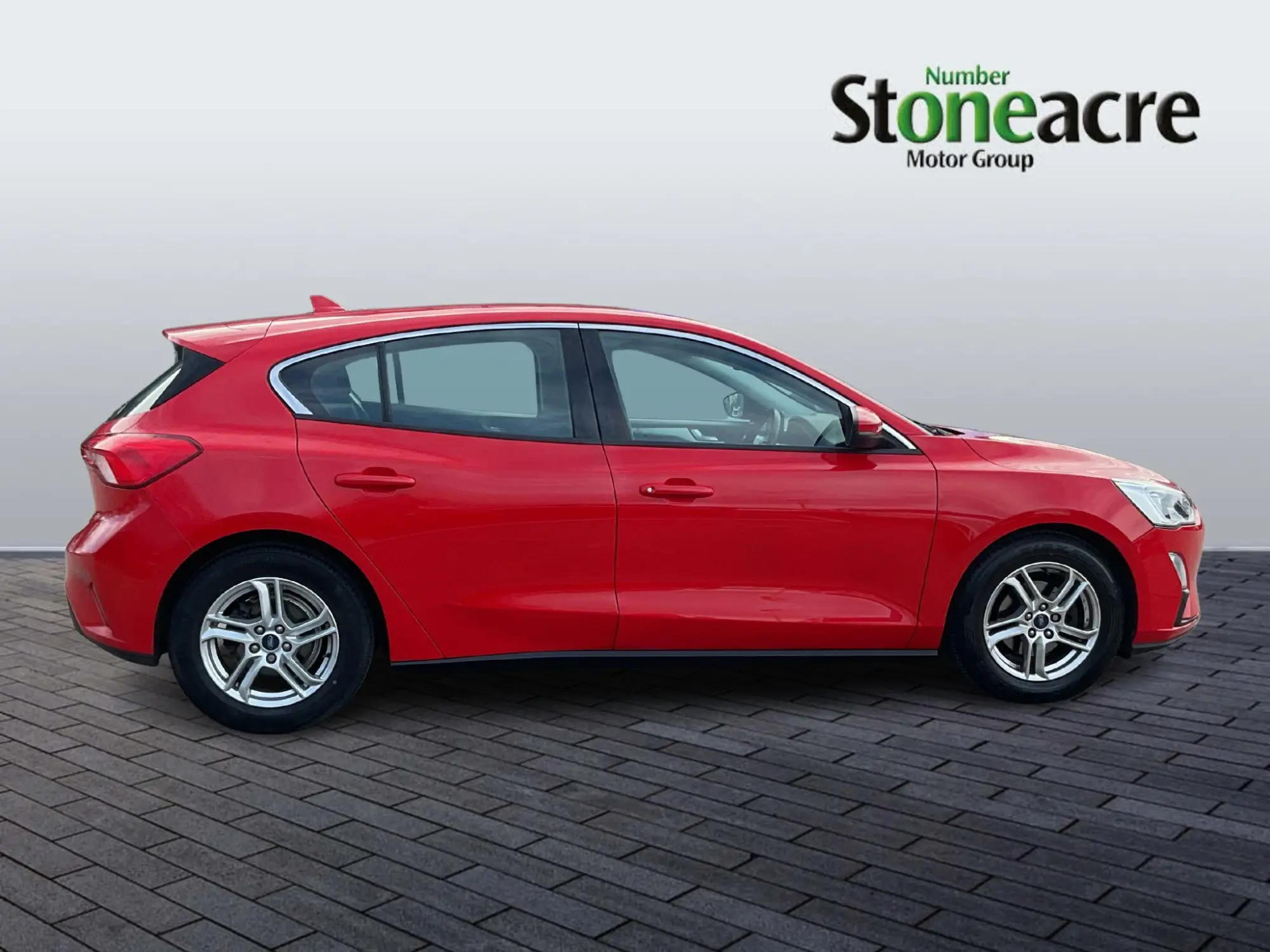 Ford Focus 1.0T EcoBoost Zetec Hatchback 5dr Petrol Manual Euro 6 (s/s) (100 ps) YK19ASO Image 2