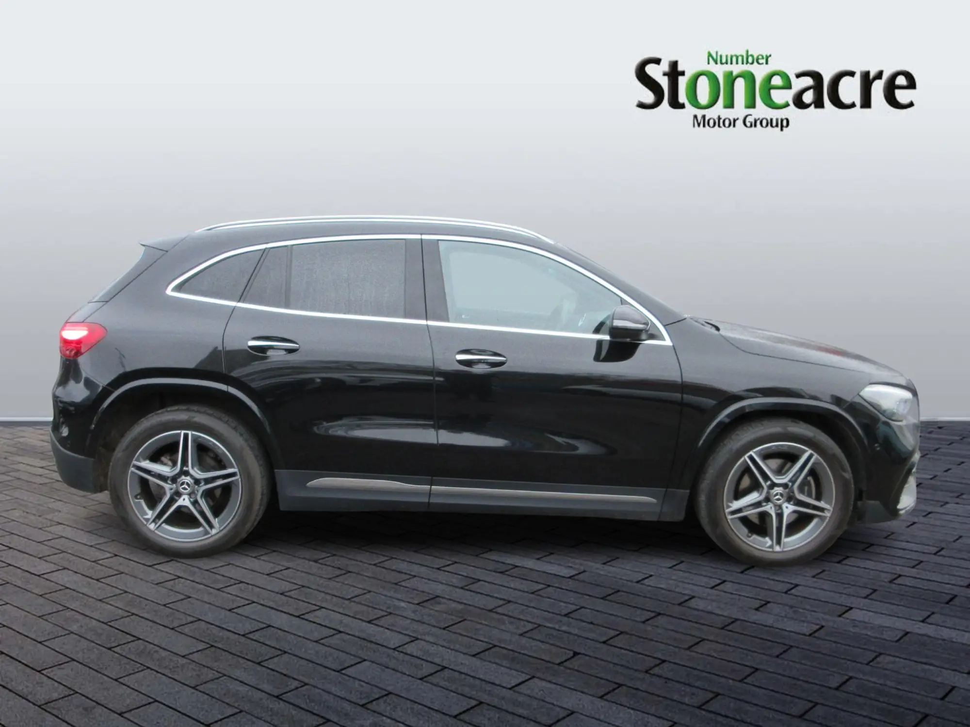Mercedes-Benz GLA 1.3 GLA200h MHEV AMG Line (Executive) 7G-DCT Euro 6 (s/s) 5dr YN73JKE Image 2