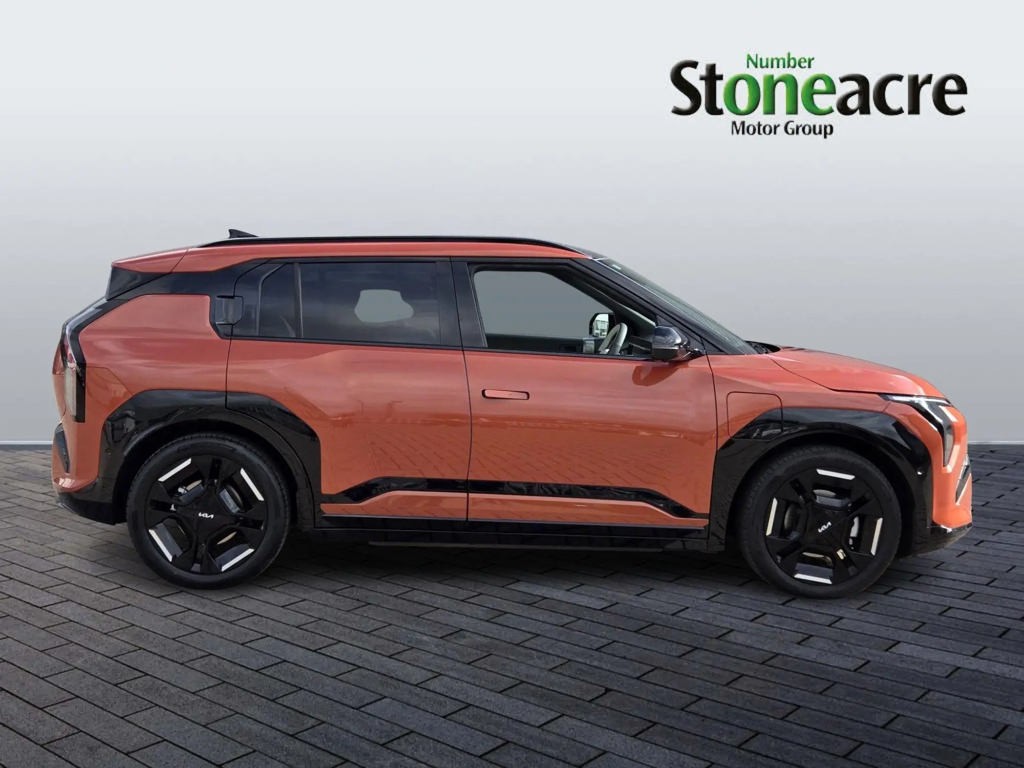 Kia EV3 81.4kWh GT-Line S Auto 5dr FX75UJH Image 2