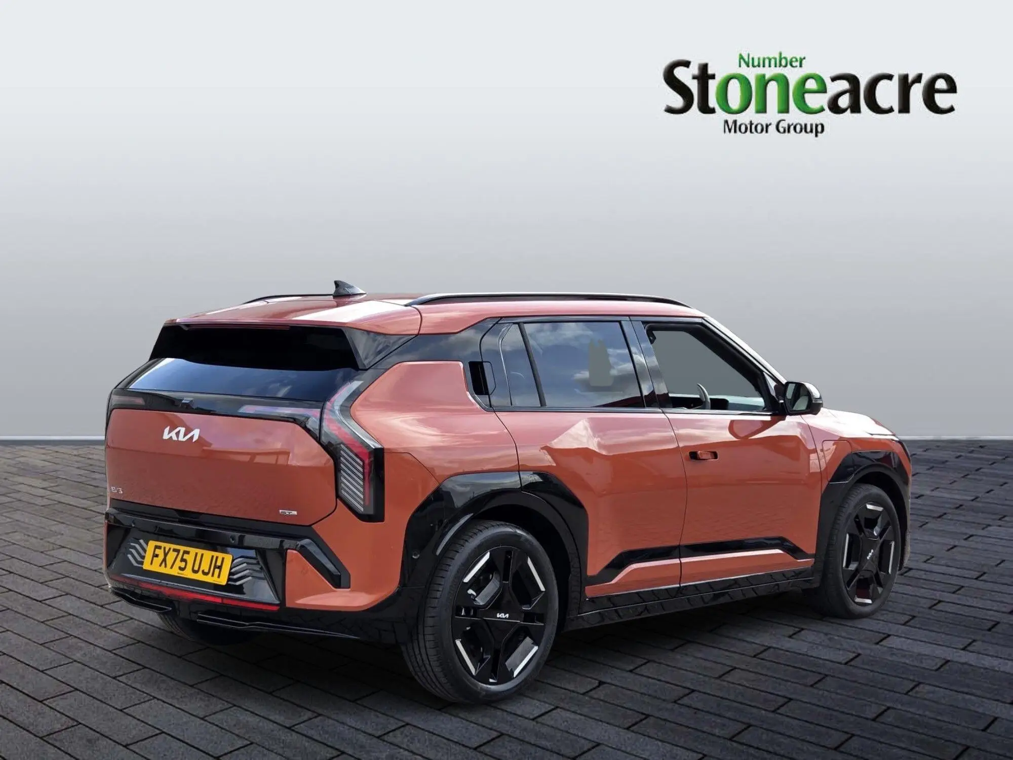 Kia EV3 81.4kWh GT-Line S Auto 5dr FX75UJH Image 3