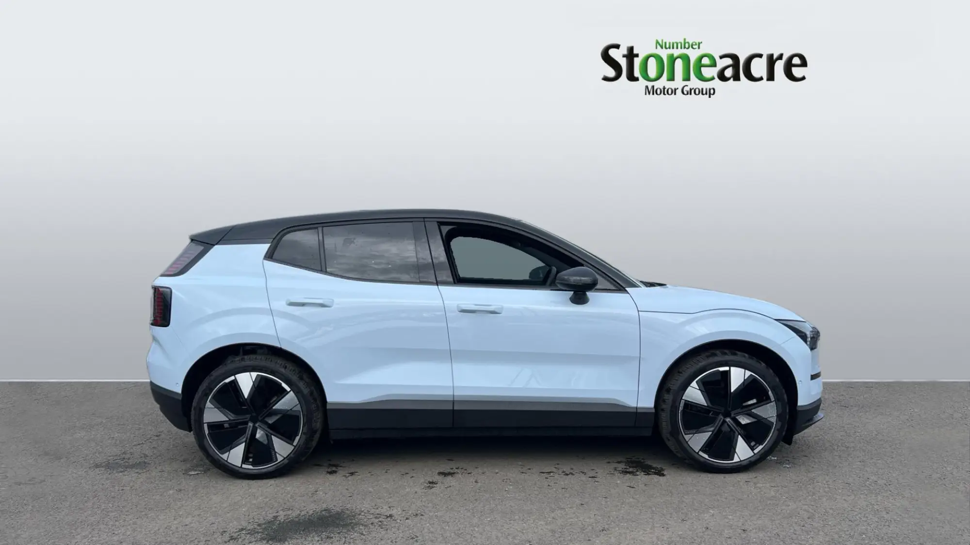 Volvo EX30 315kW Twin Motor Performance Ultra 69kWh 5dr Auto YG26HFE Image 3