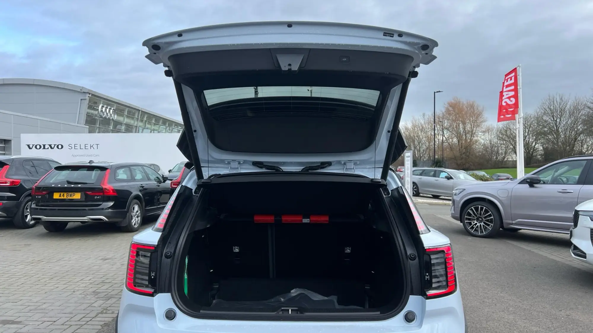 Volvo EX30 Image 13