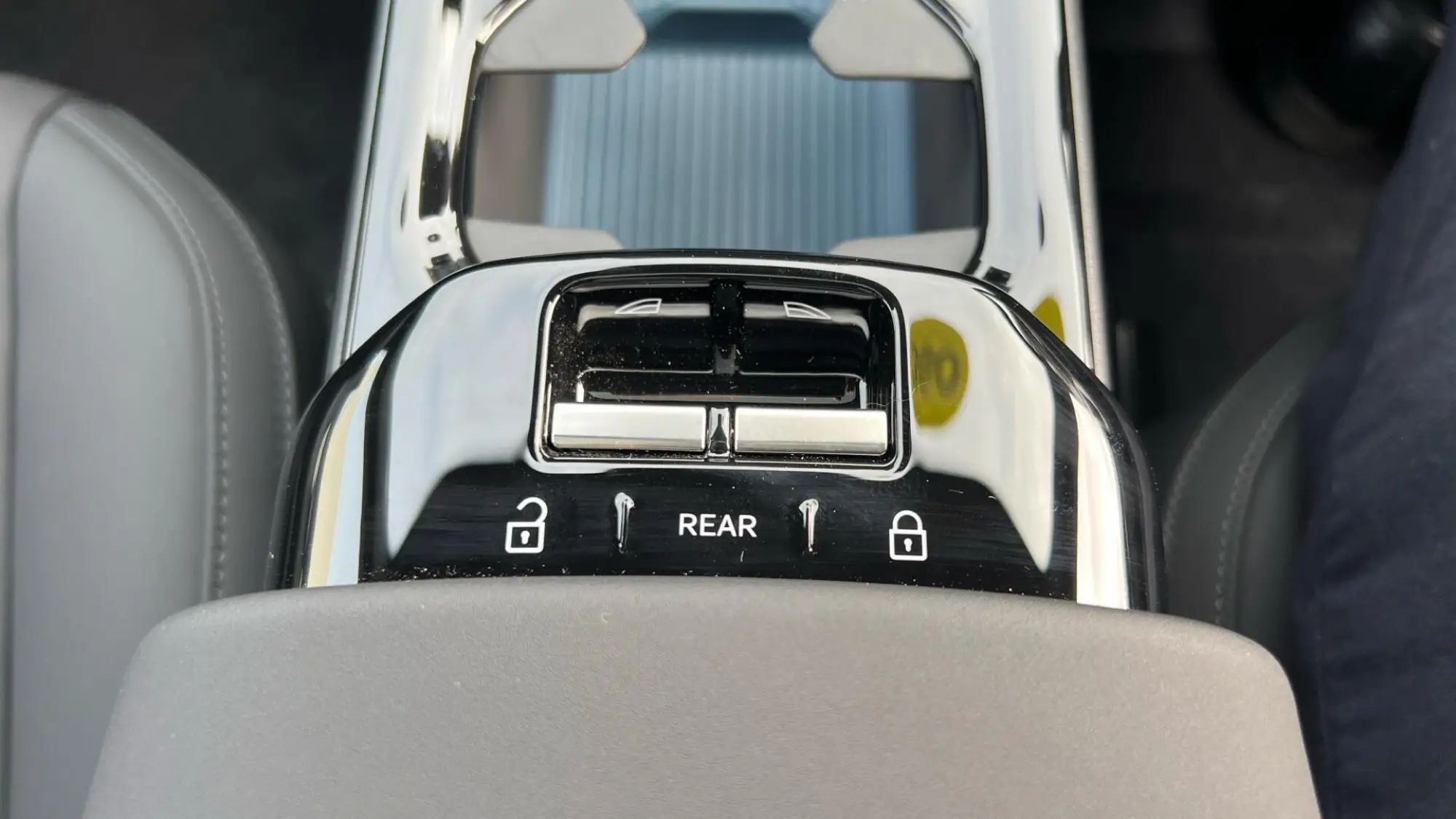 Volvo EX30 Image 23
