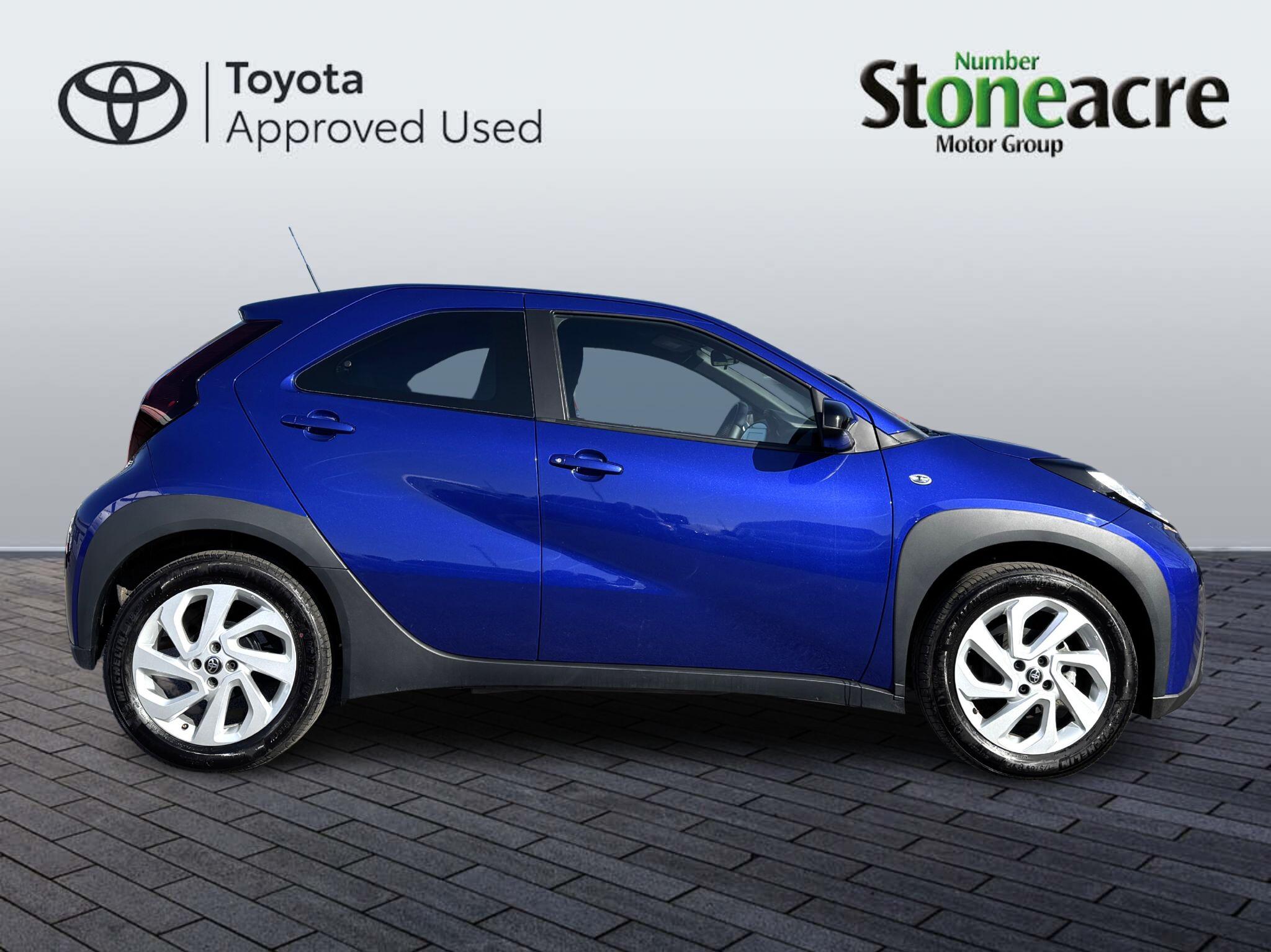 Toyota Aygo X 1.0 VVT-i Pure 5dr Auto FD25UDV Image 2