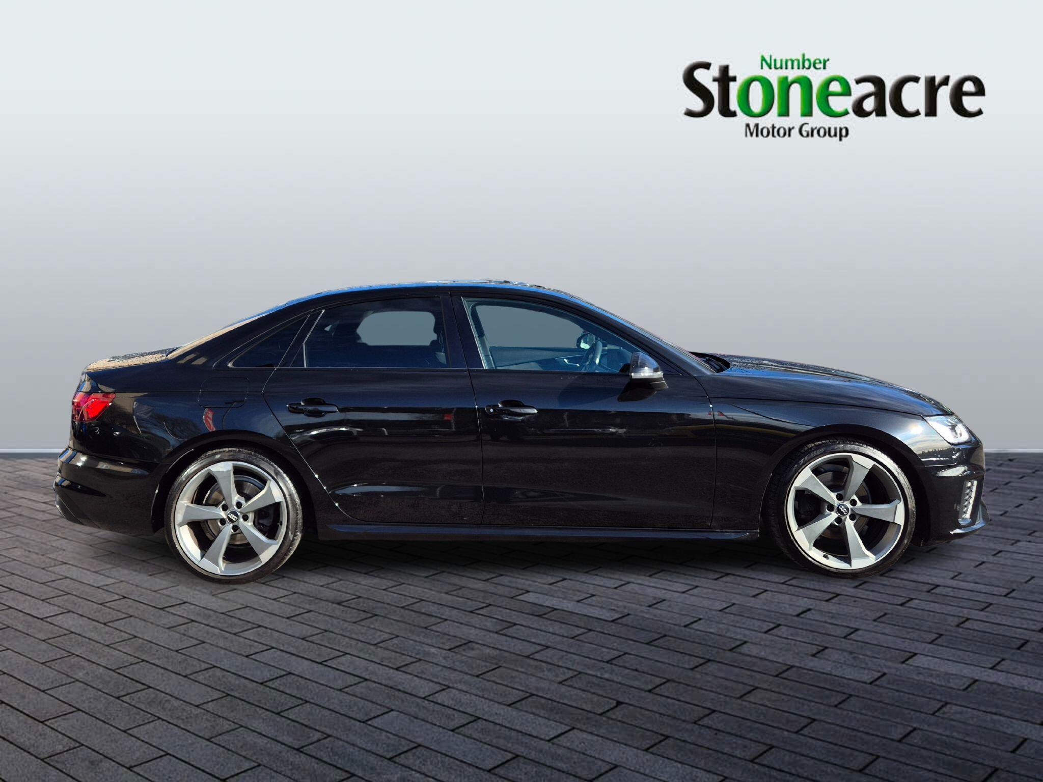 Audi A4 Saloon 2.0 TFSI 35 Black Edition S Tronic Euro 6 (s/s) 4dr MM20WVO Image 2