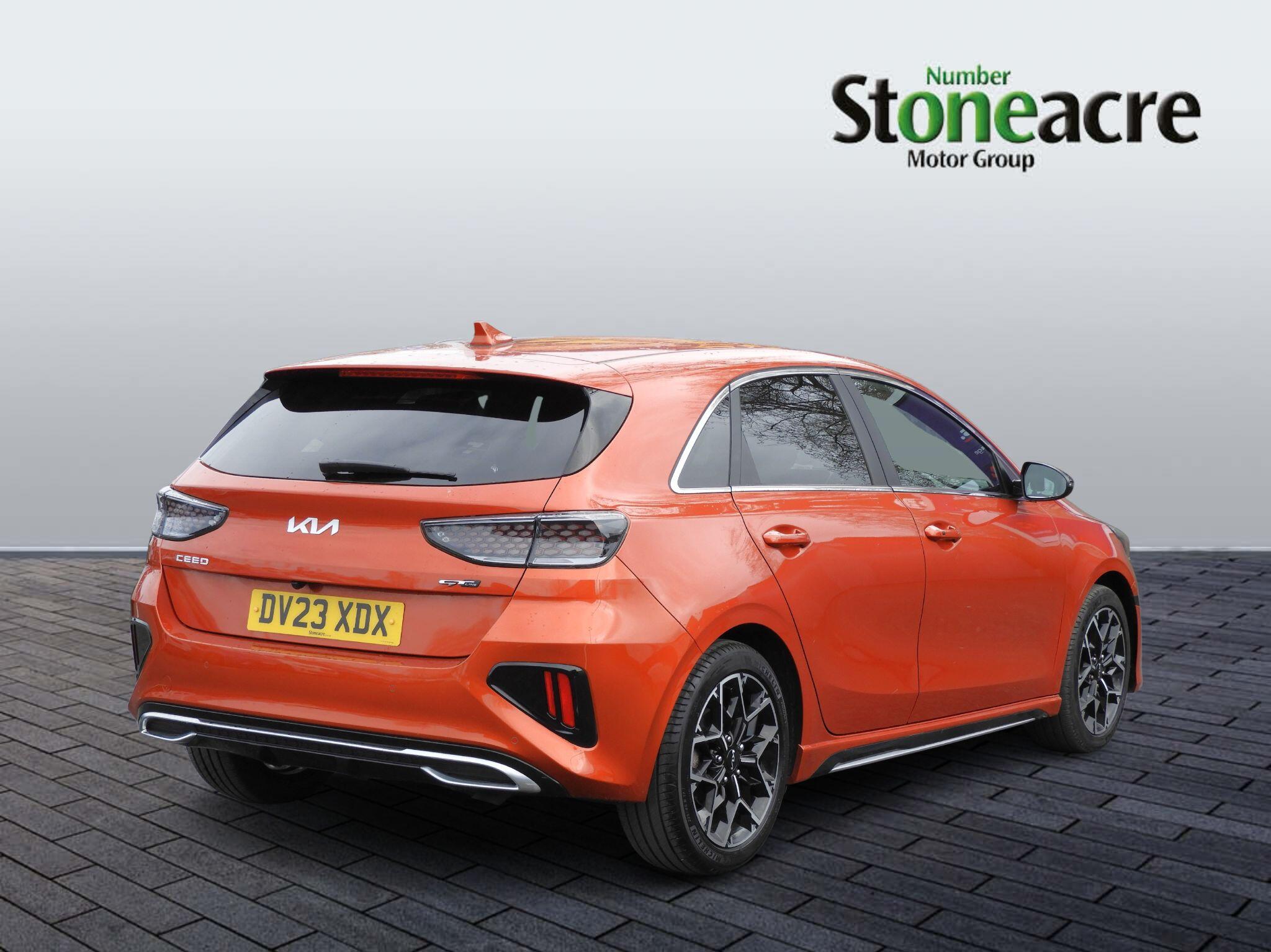 Kia Ceed 1.5T GDi ISG GT-Line 5dr DV23XDX Image 3