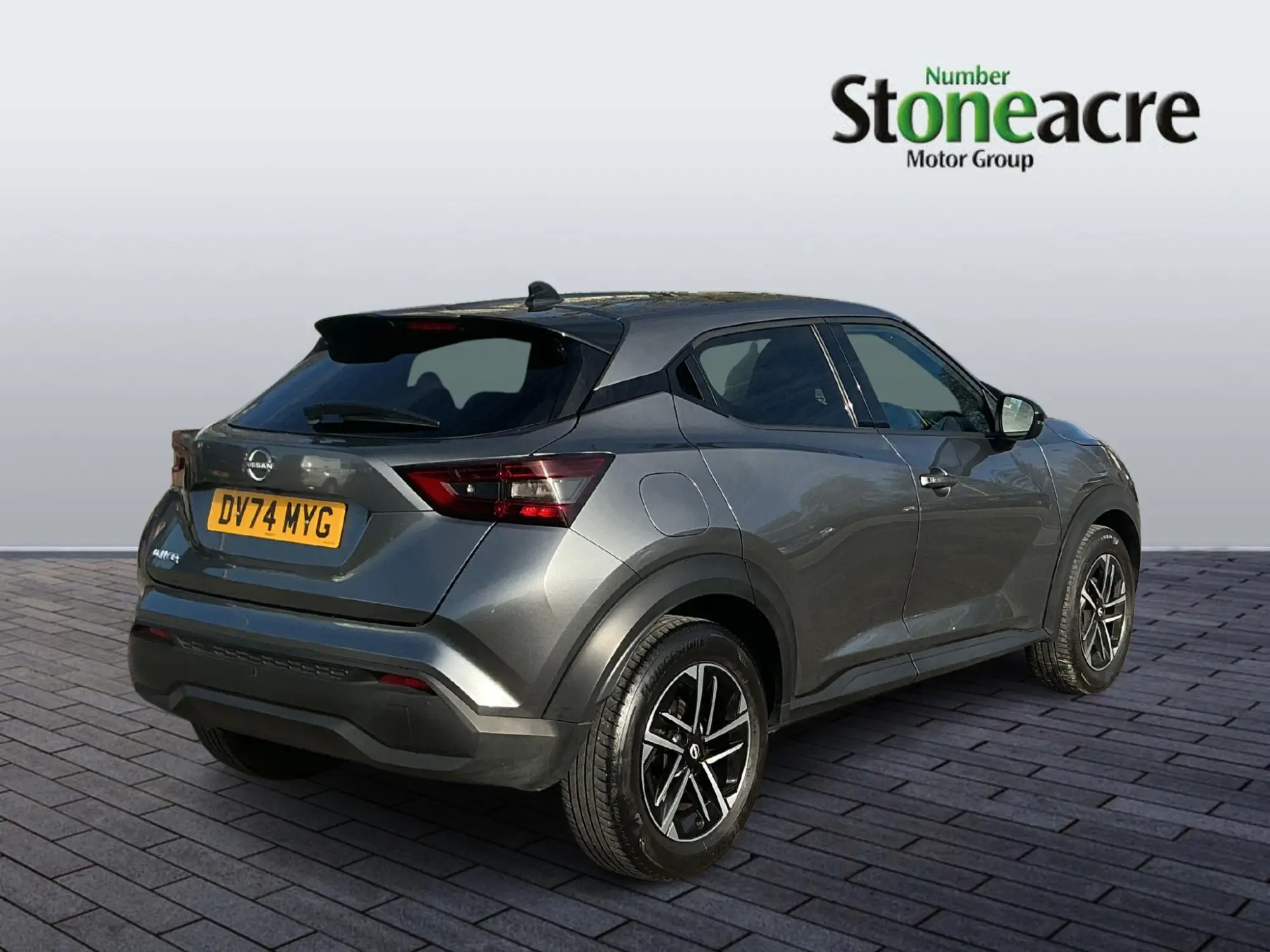 Nissan Juke 1.0 DIG-T N-Connecta Euro 6 (s/s) 5dr DV74MYG Image 3