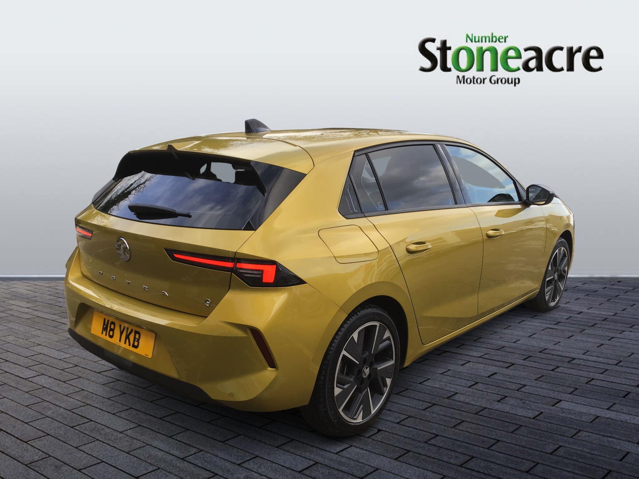 Vauxhall Astra Electric 54kWh Design Auto 5dr SN24KOG Image 3