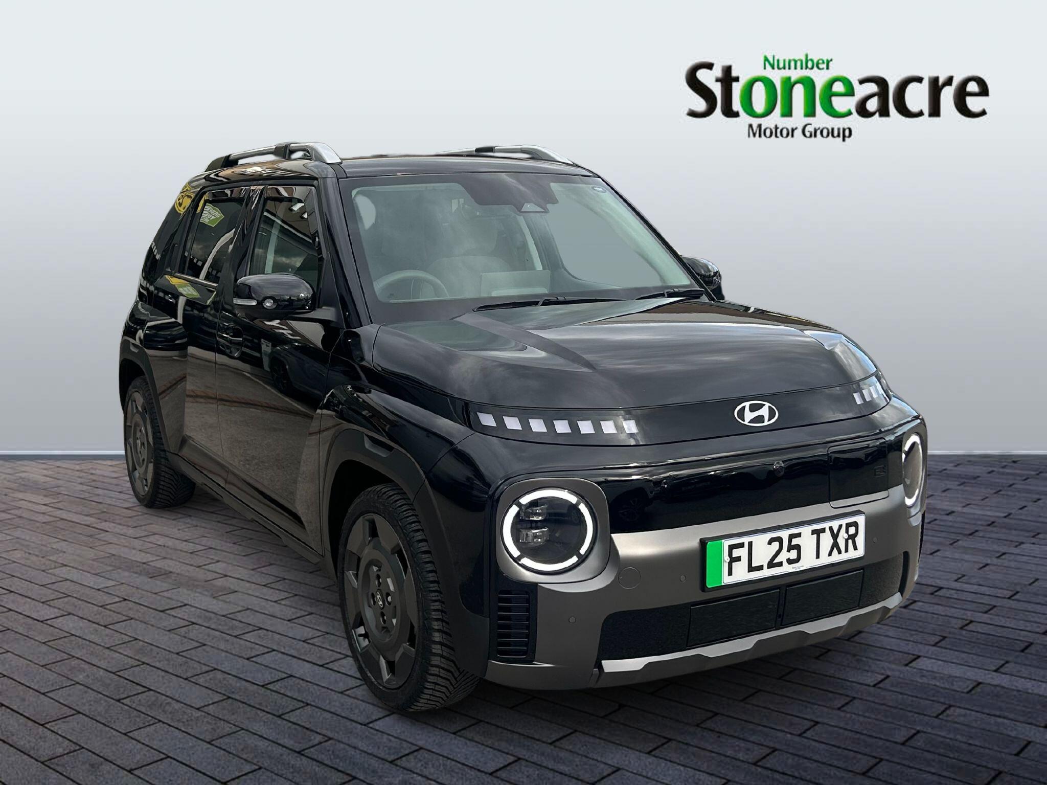 Hyundai INSTER Long Range 49kWh Cross Auto 5dr FL25TXR Image 1
