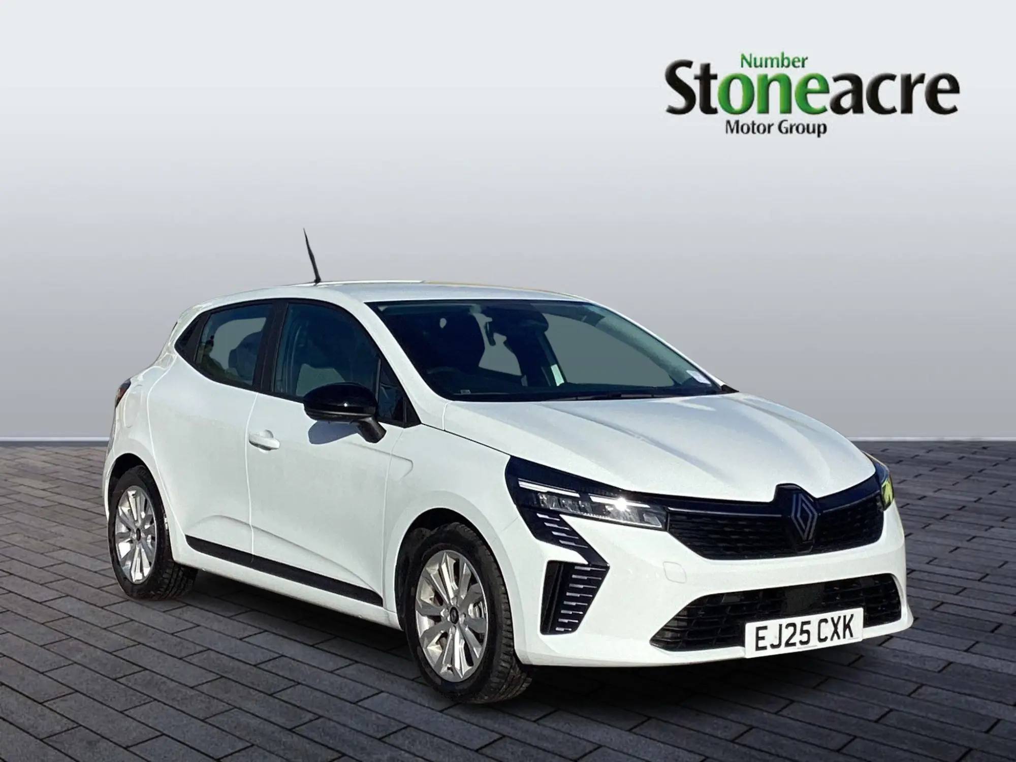 Renault Clio E-Tech 1.6 E-TECH full hybrid 145 Evolution 5dr Auto EJ25CXK Image 1