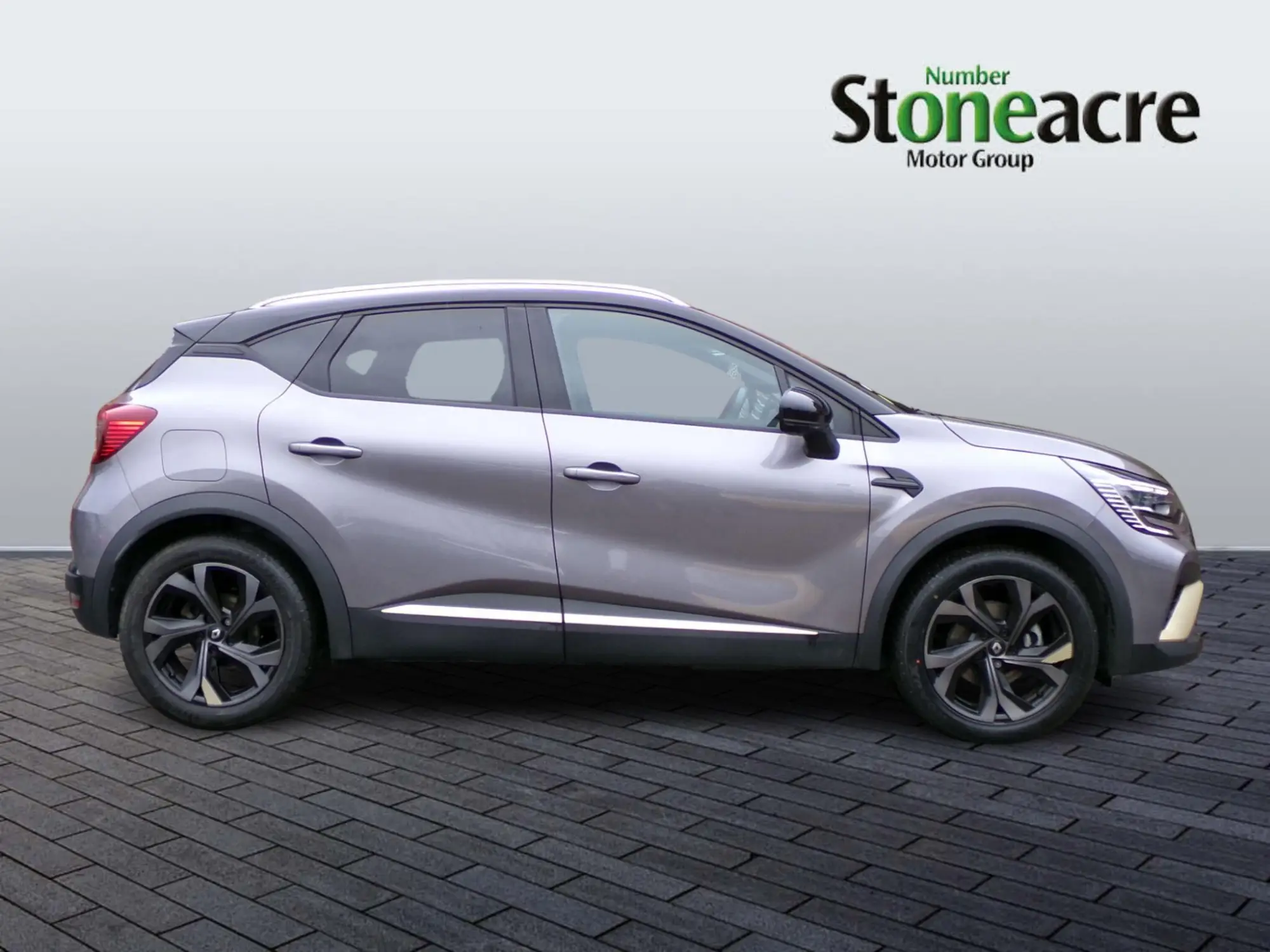 Renault Captur E-Tech 1.6 E-TECH E-Tech engineered Auto Euro 6 (s/s) 5dr YP73EWW Image 2