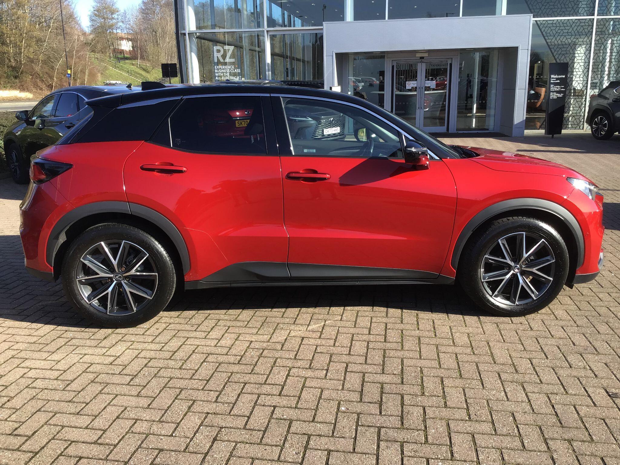 Lexus LBX 1.5 VVT-iE Takumi Design E-CVT Euro 6 (s/s) 5dr VN24EZZ Image 2