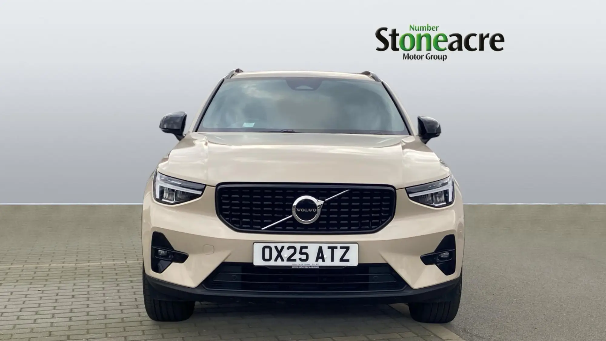 Volvo XC40 2.0 B4P Plus Dark 5dr Auto OX25ATZ Image 2