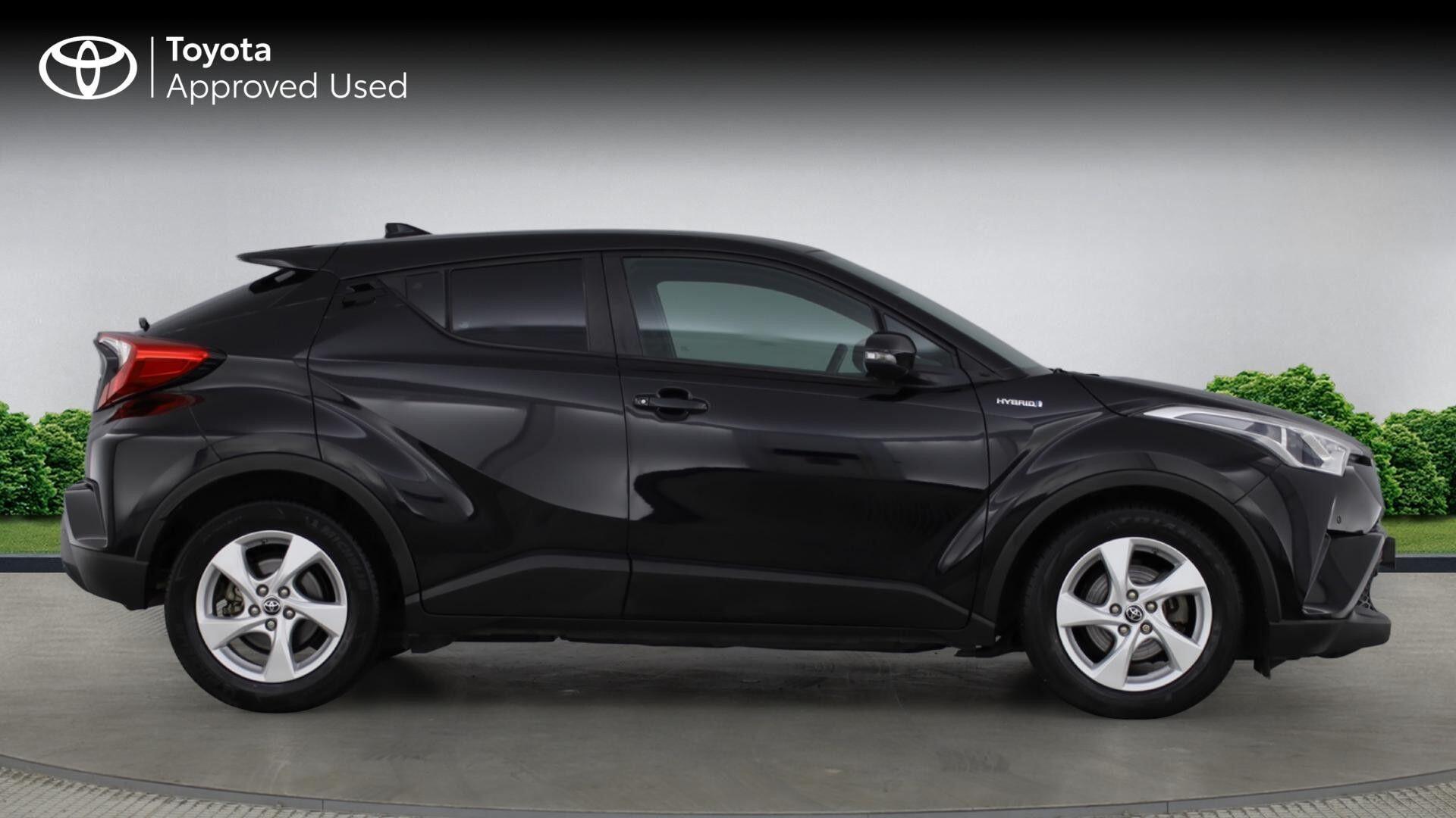 Toyota C-HR Self-Charging Hybrid 1.8 VVT-h Icon SUV 5dr Petrol Hybrid CVT Euro 6 (s/s) (122 ps) LO69CNN Image 2