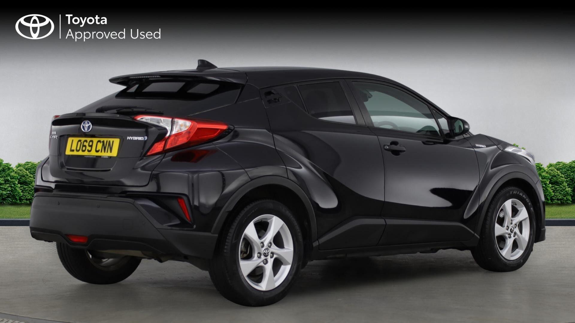 Toyota C-HR Self-Charging Hybrid 1.8 VVT-h Icon SUV 5dr Petrol Hybrid CVT Euro 6 (s/s) (122 ps) LO69CNN Image 3