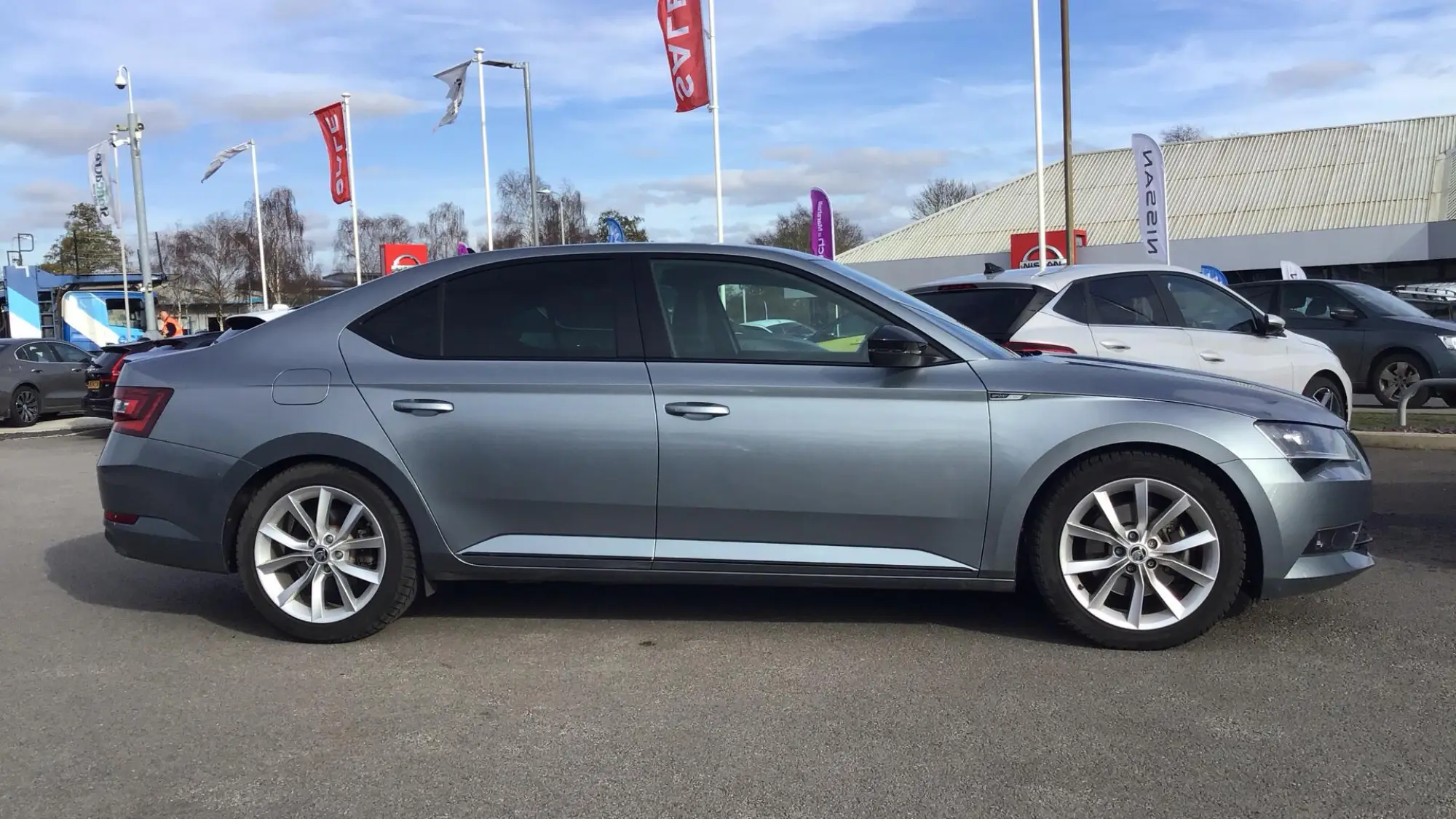 Skoda Superb 2.0 TDI SportLine DSG 4WD Euro 6 (s/s) 5dr FD67XFV Image 3