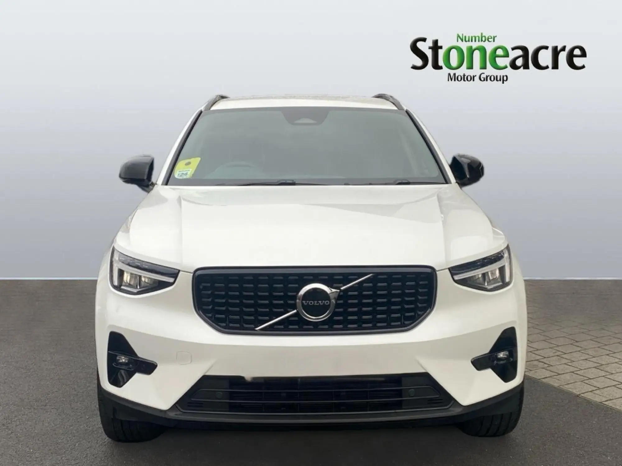 Volvo XC40 2.0 B3P Plus Dark 5dr Auto NU26BYZ Image 2