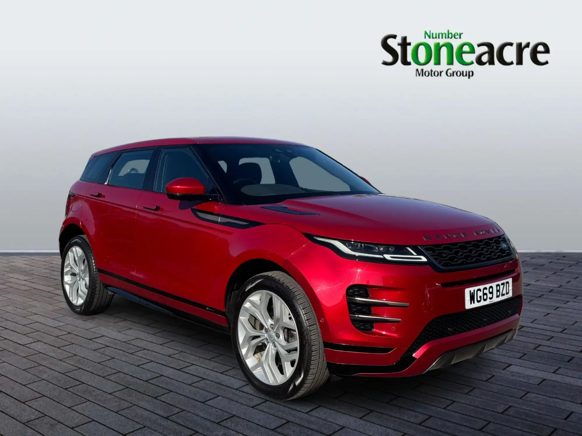 Land Rover Range Rover Evoque 2.0 P250 MHEV R-Dynamic SE Auto 4WD Euro 6 (s/s) 5dr WG69BZD Image 1