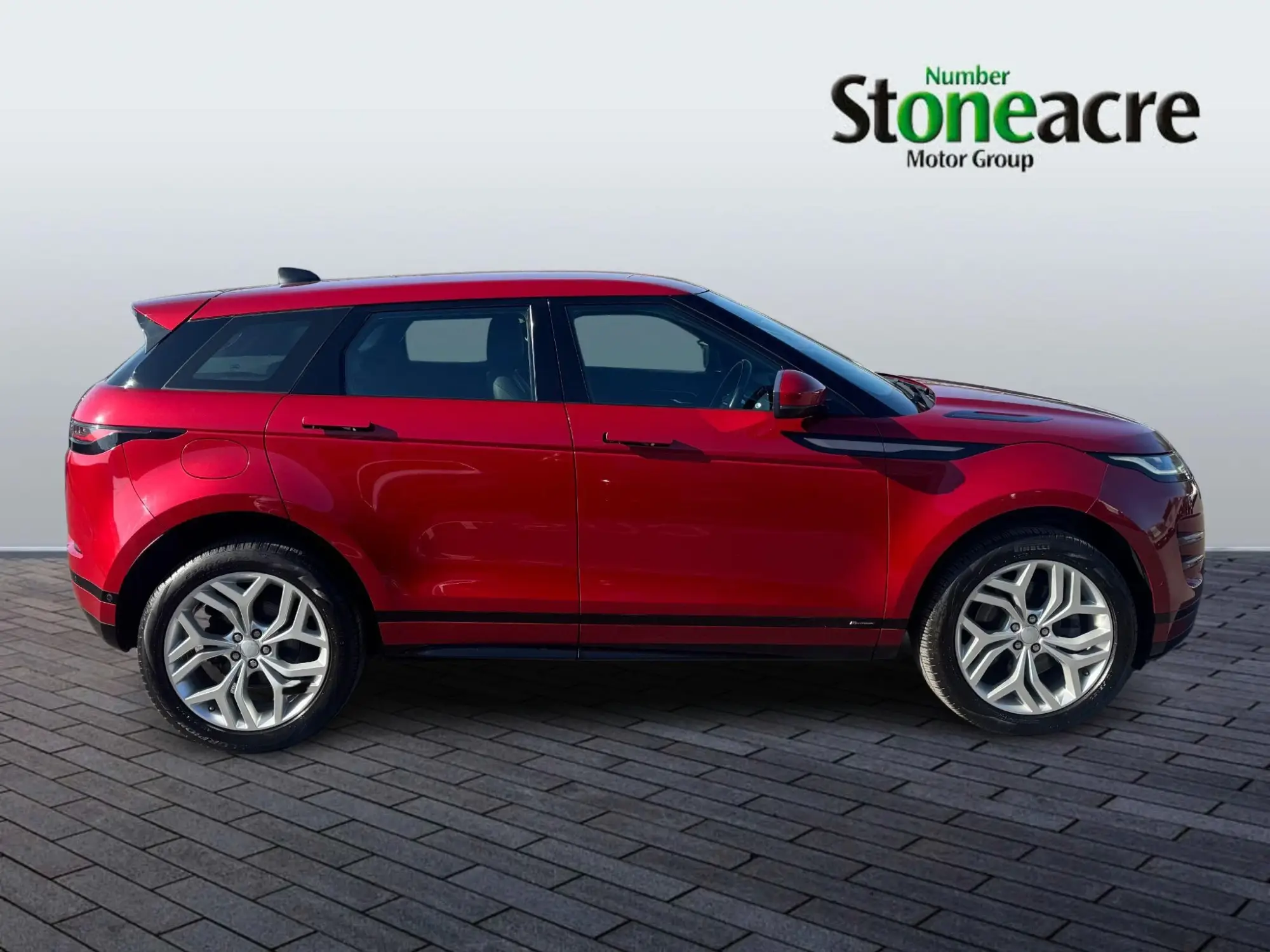 Land Rover Range Rover Evoque 2.0 P250 MHEV R-Dynamic SE Auto 4WD Euro 6 (s/s) 5dr WG69BZD Image 2