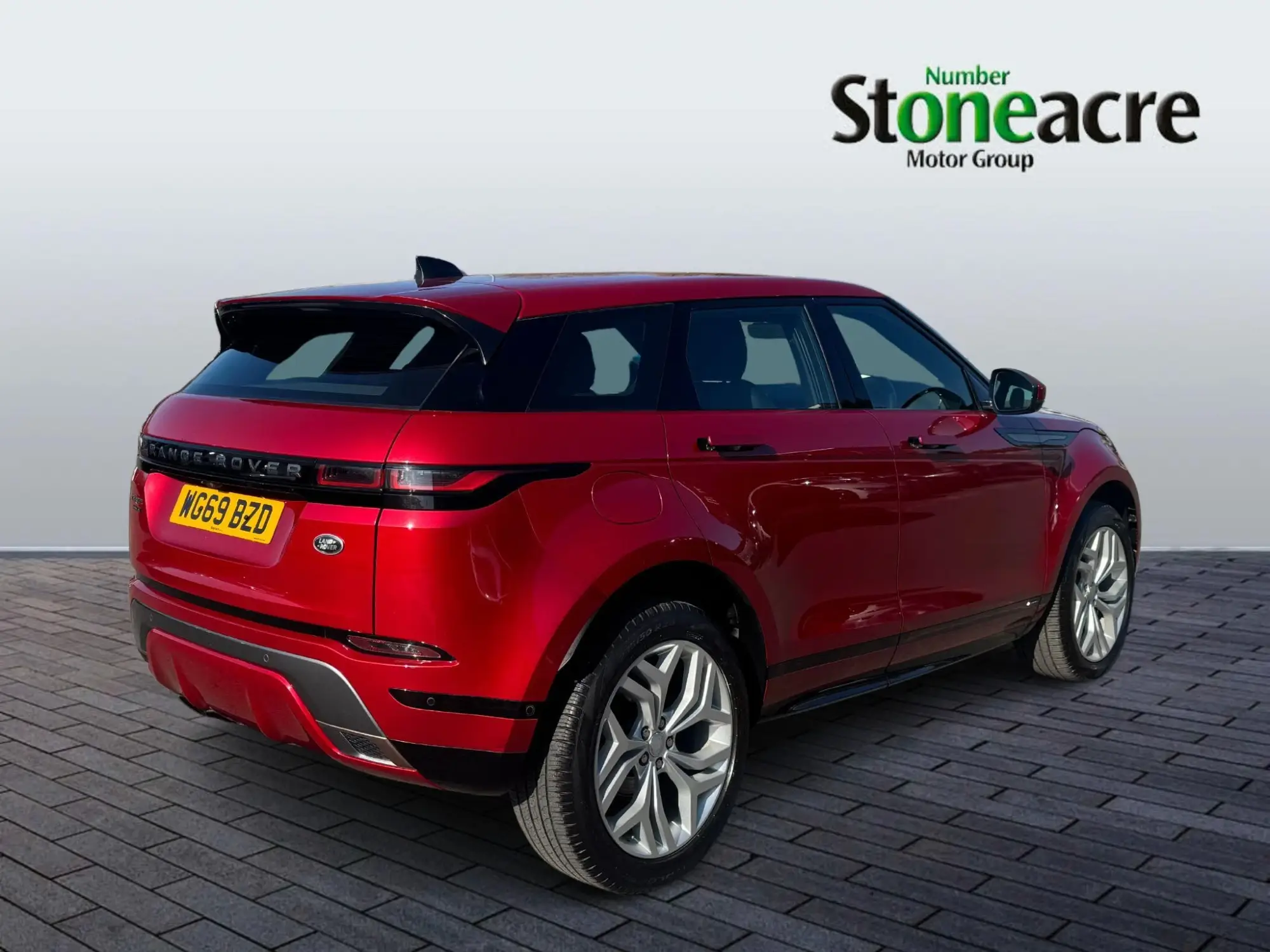 Land Rover Range Rover Evoque 2.0 P250 MHEV R-Dynamic SE Auto 4WD Euro 6 (s/s) 5dr WG69BZD Image 3