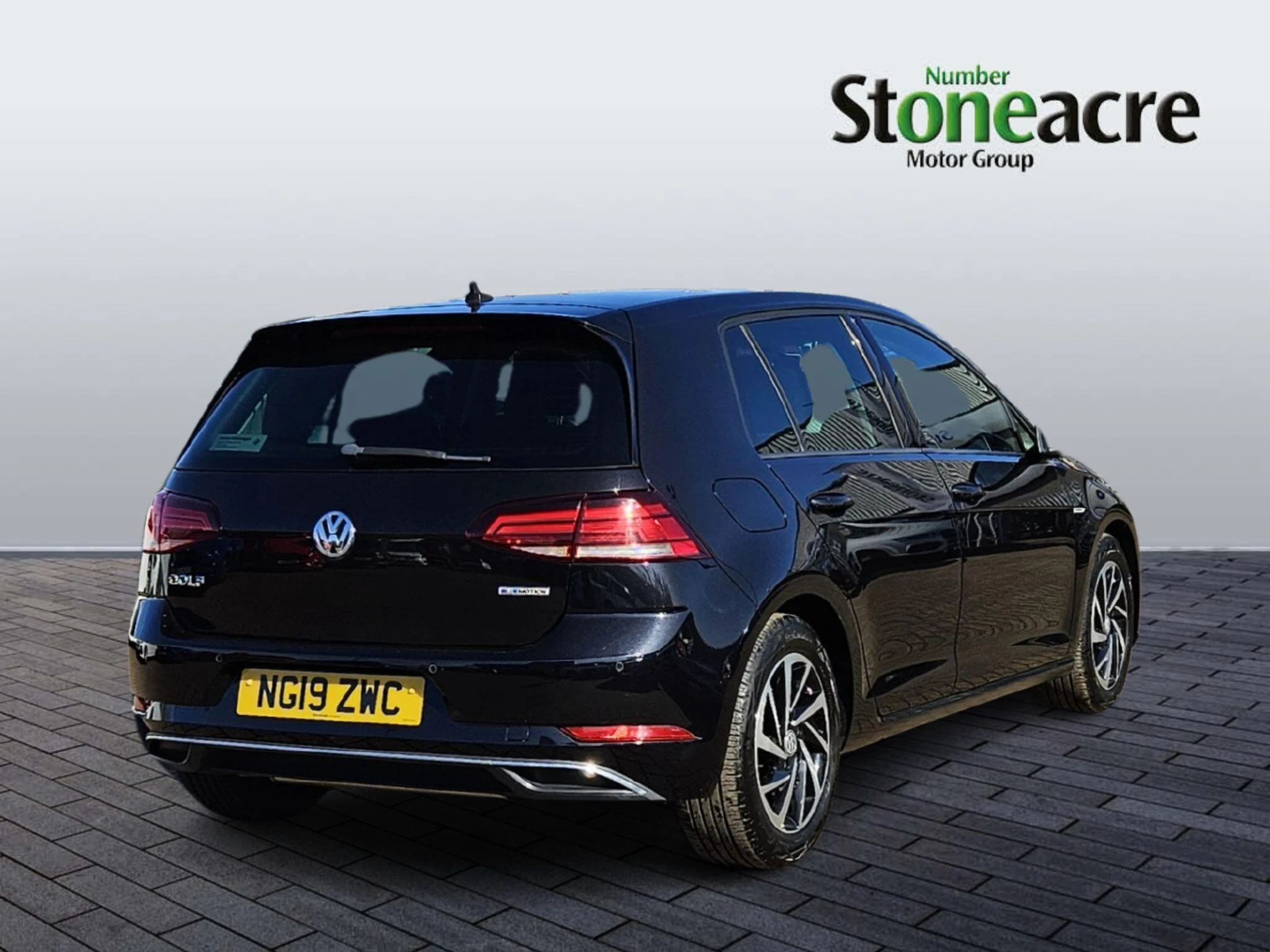 Volkswagen Golf 1.5 TSI EVO Match DSG Euro 6 (s/s) 5dr NG19ZWC Image 3