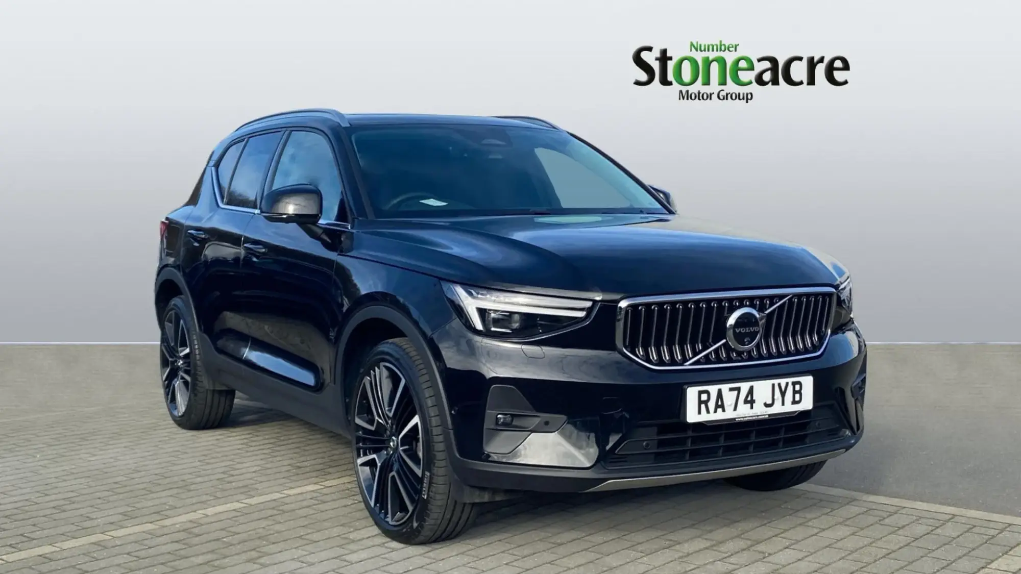 Volvo XC40 2.0 B3 MHEV Ultra Bright DCT Auto Euro 6 (s/s) 5dr RA74JYB Image 1