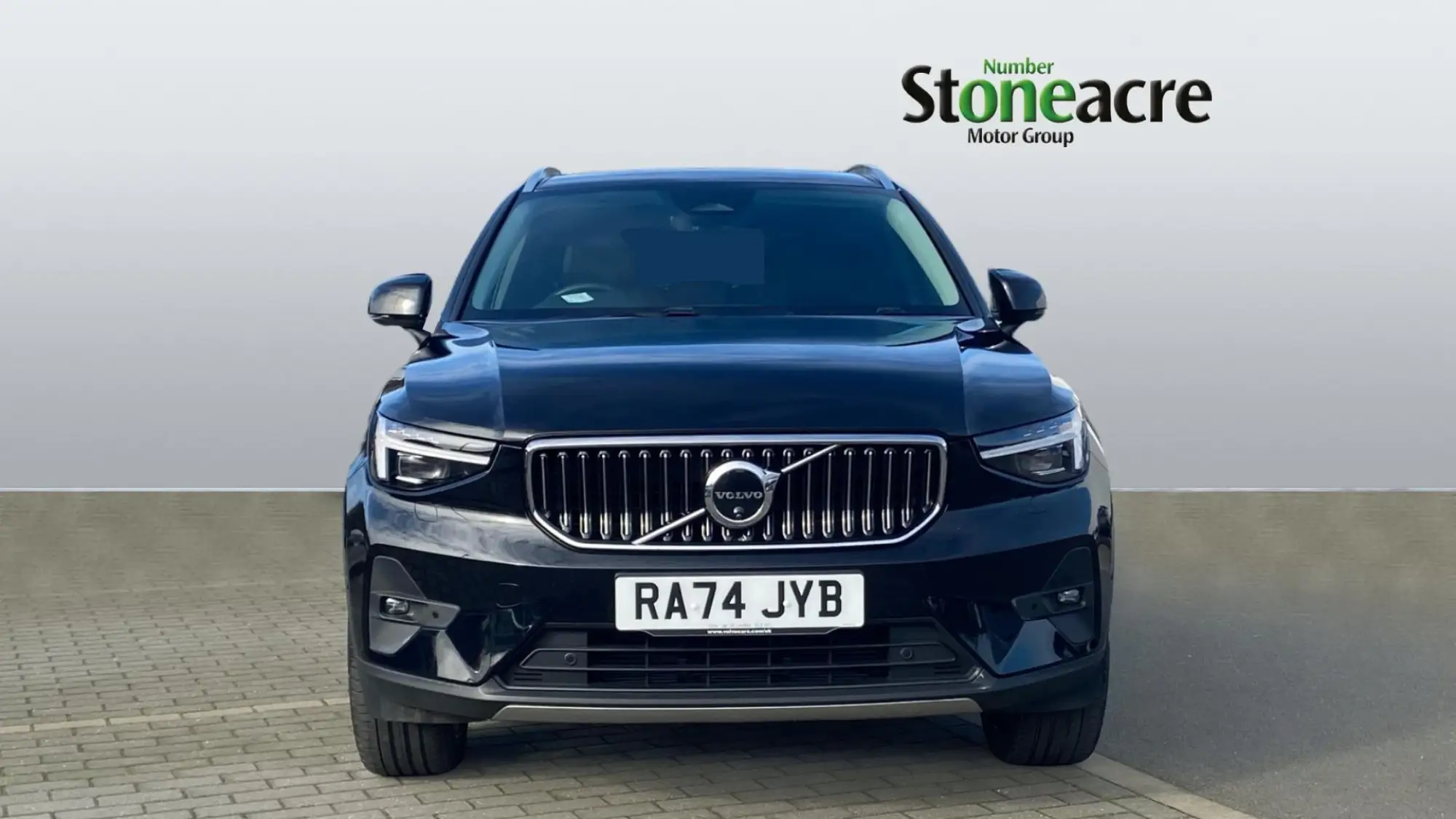 Volvo XC40 2.0 B3 MHEV Ultra Bright DCT Auto Euro 6 (s/s) 5dr RA74JYB Image 2